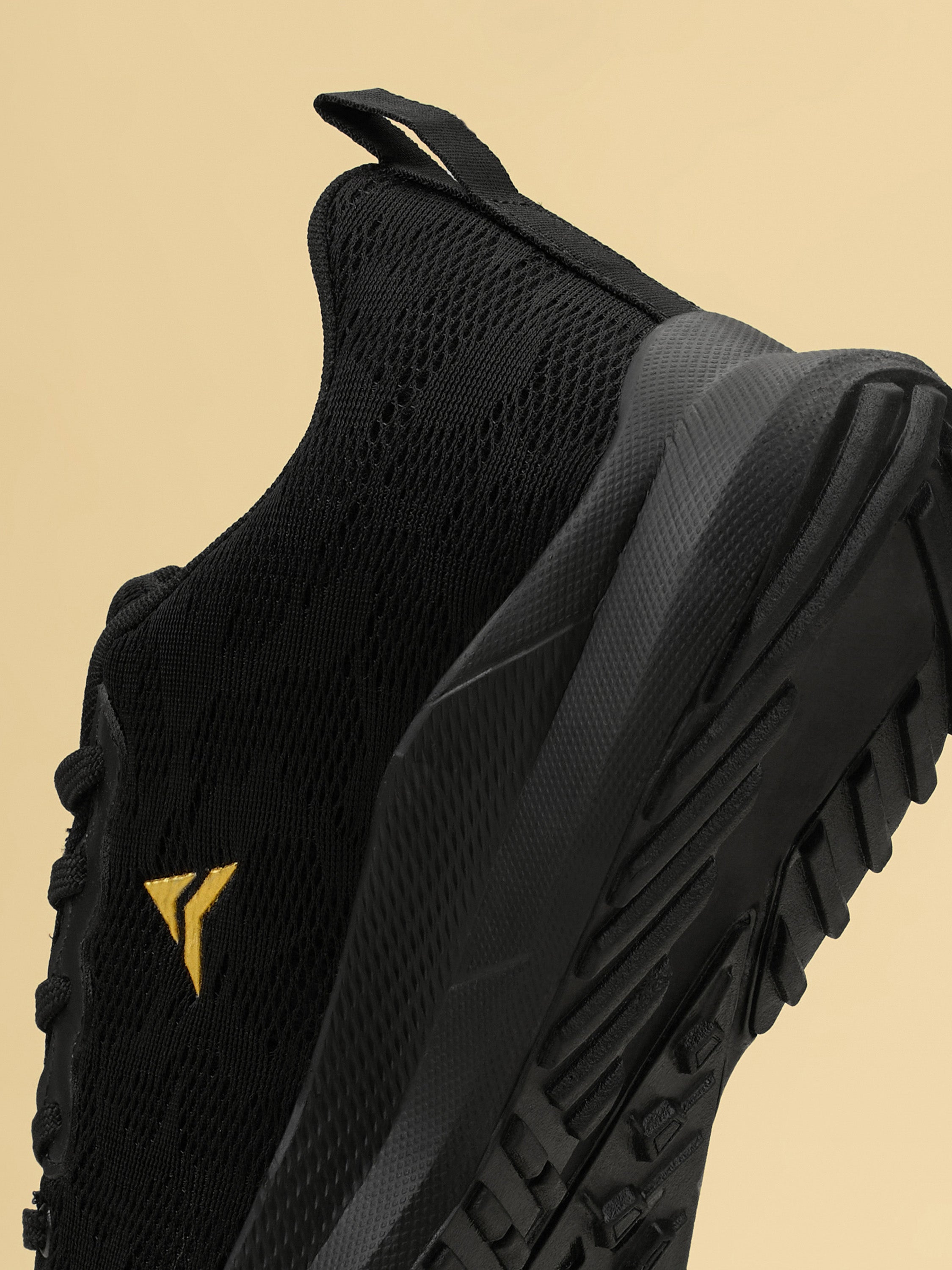 Avant Men's VoltRun Running Shoes - Black