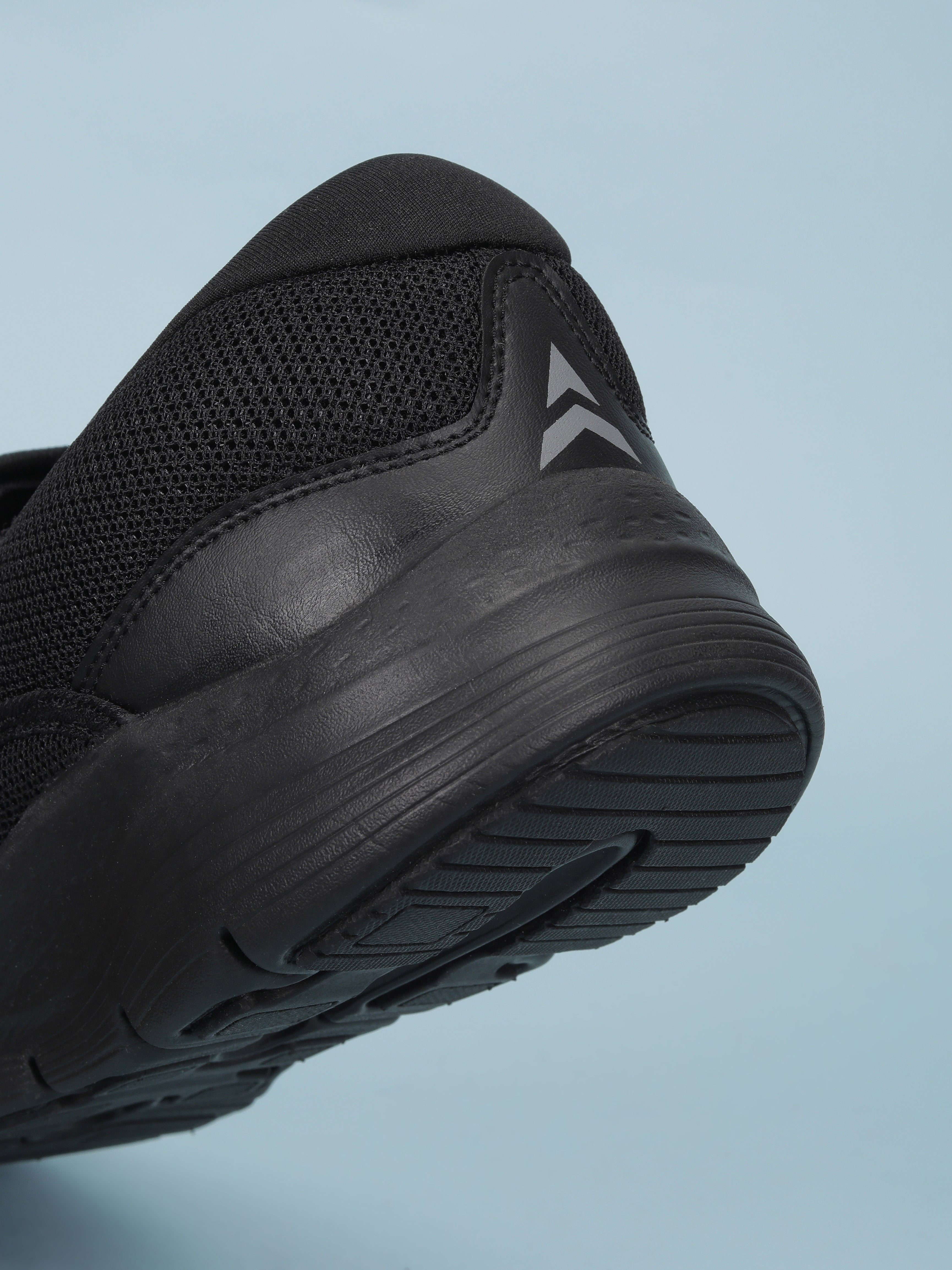 Avant Men's AirCruise Slip-On Walking Shoes - Black