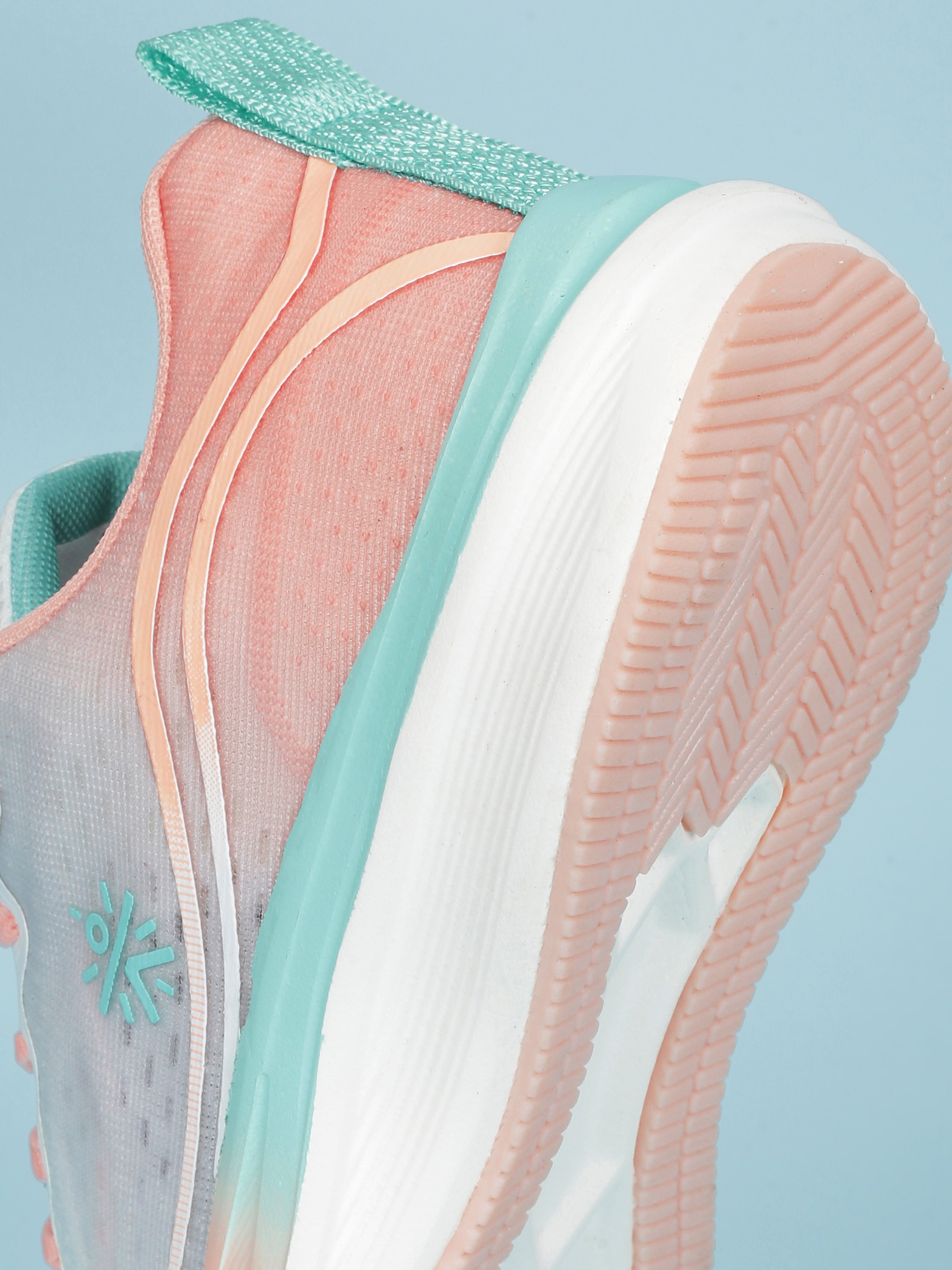 Cult Women's Dynex Running Shoes - White/Peach