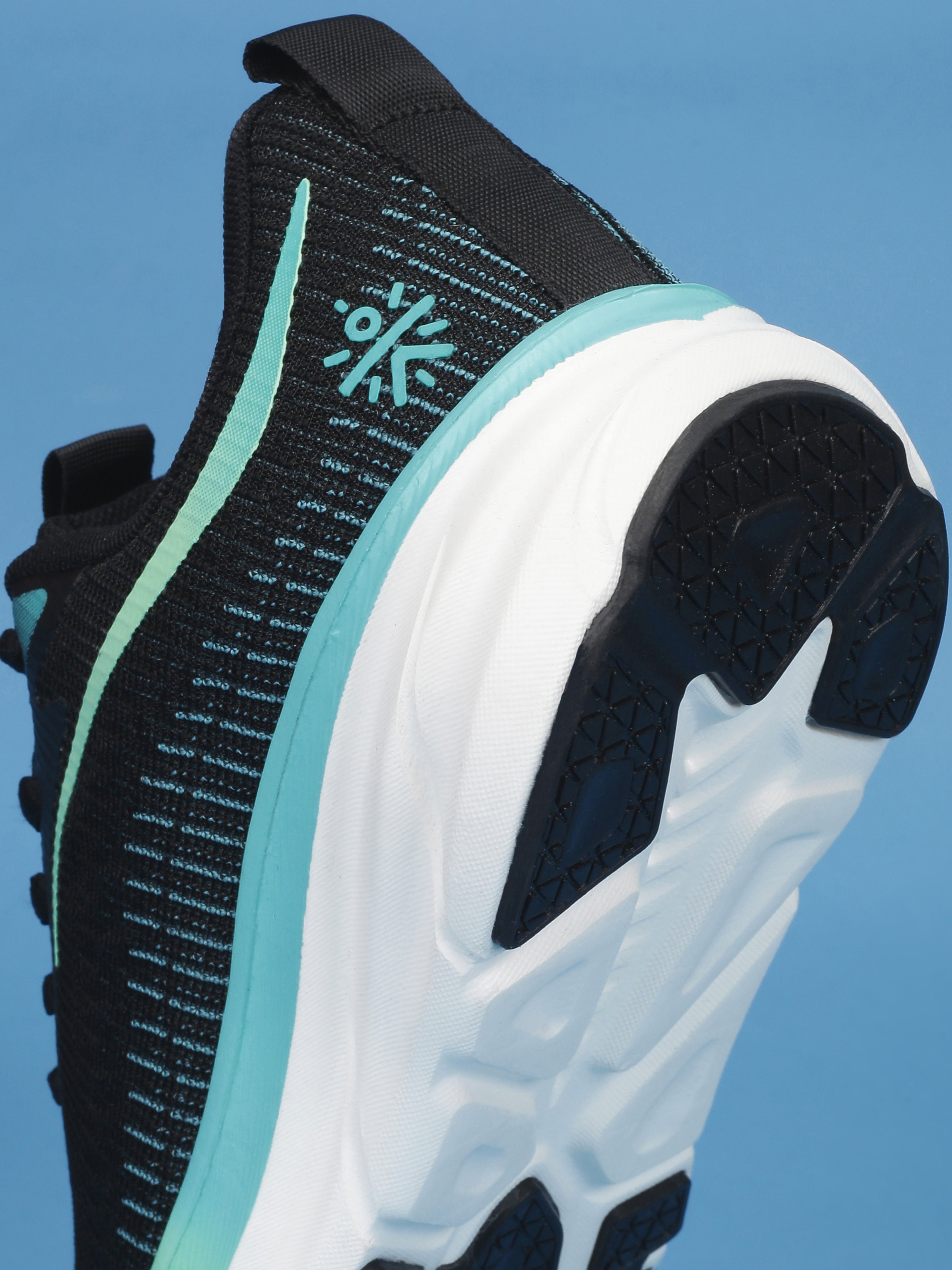 cult Women's Flytor Running Shoes - Black/Sea Green
