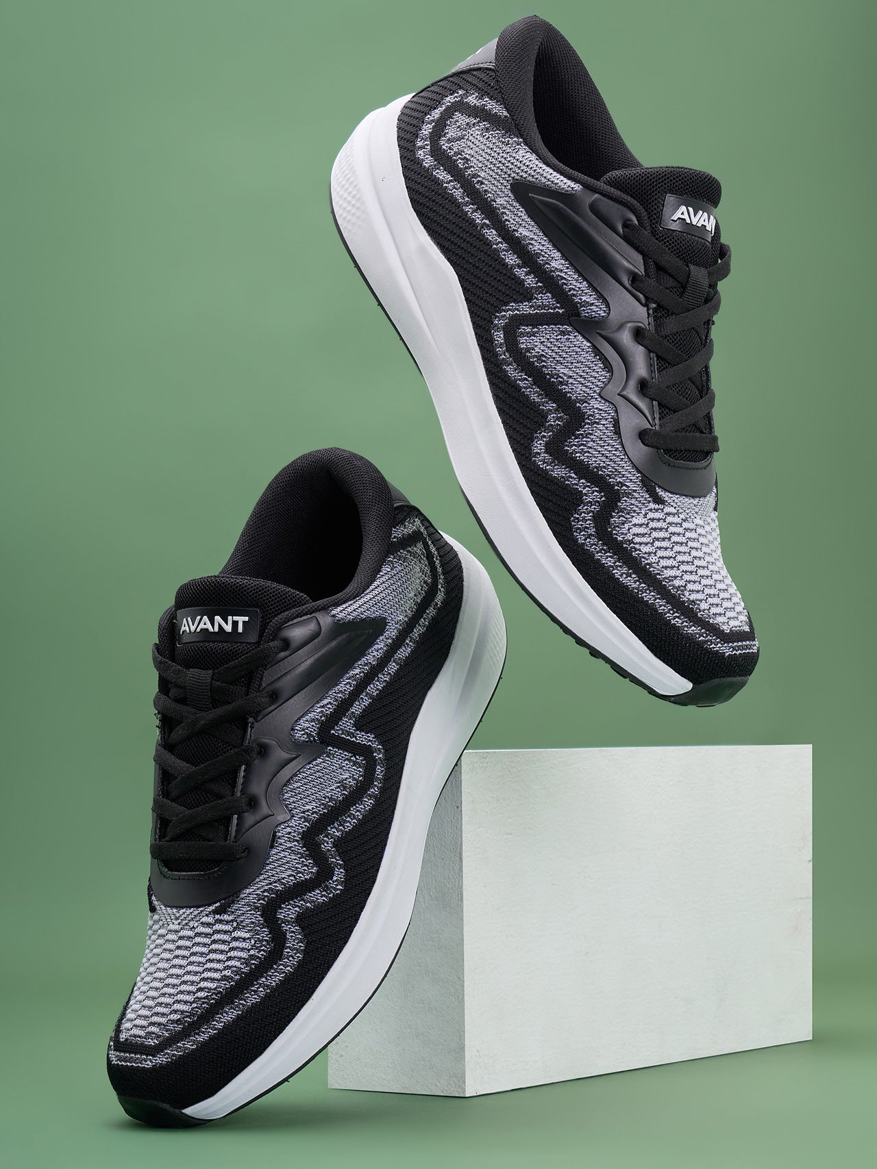 Avant Men's GripUp Running Shoes - Black/White