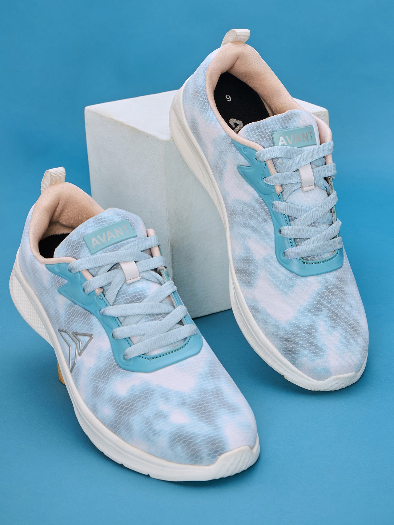 Avant Women's Elegant Walking Shoes - Blue/White