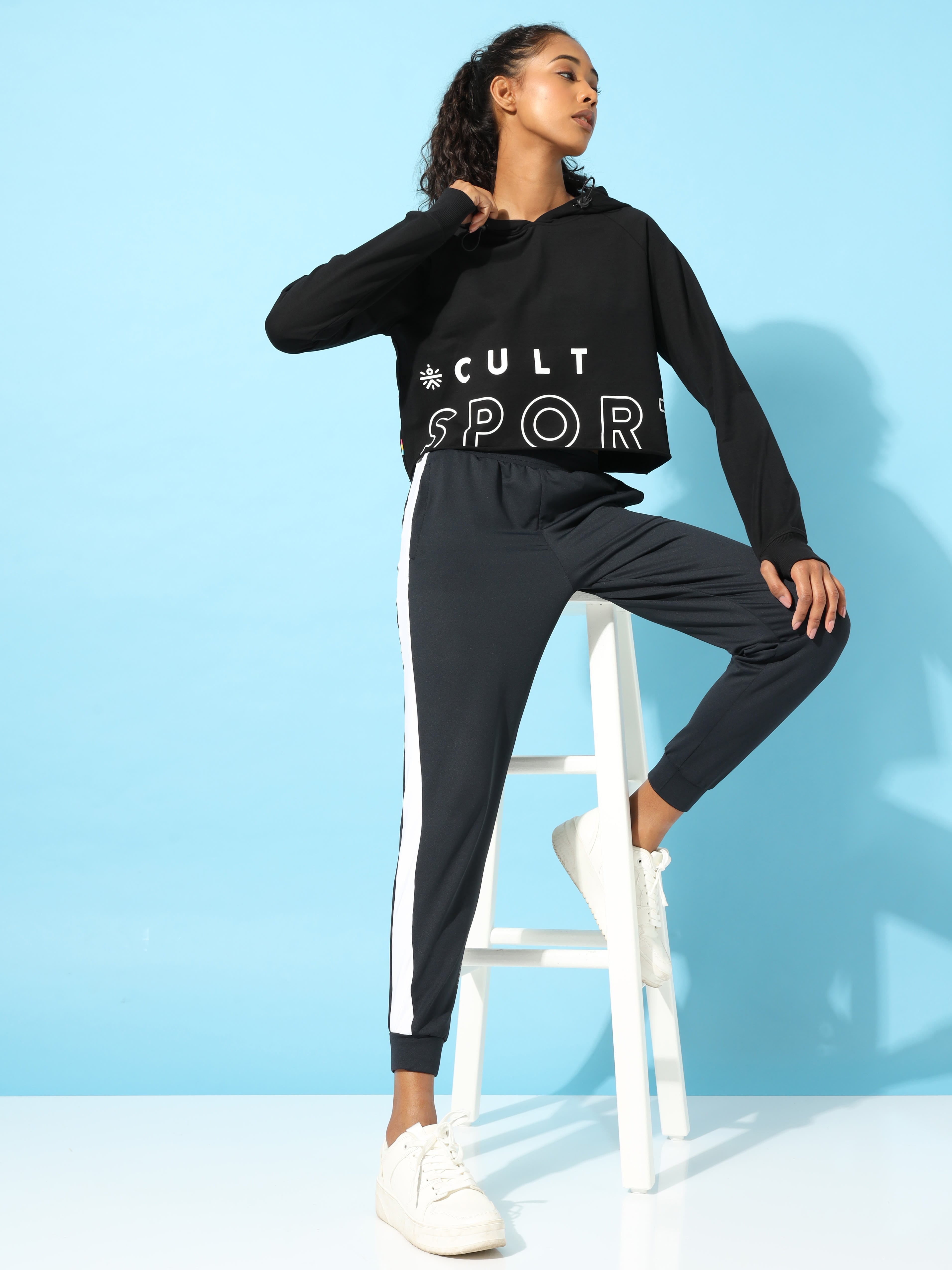 LAYR Crop Sweatshirt