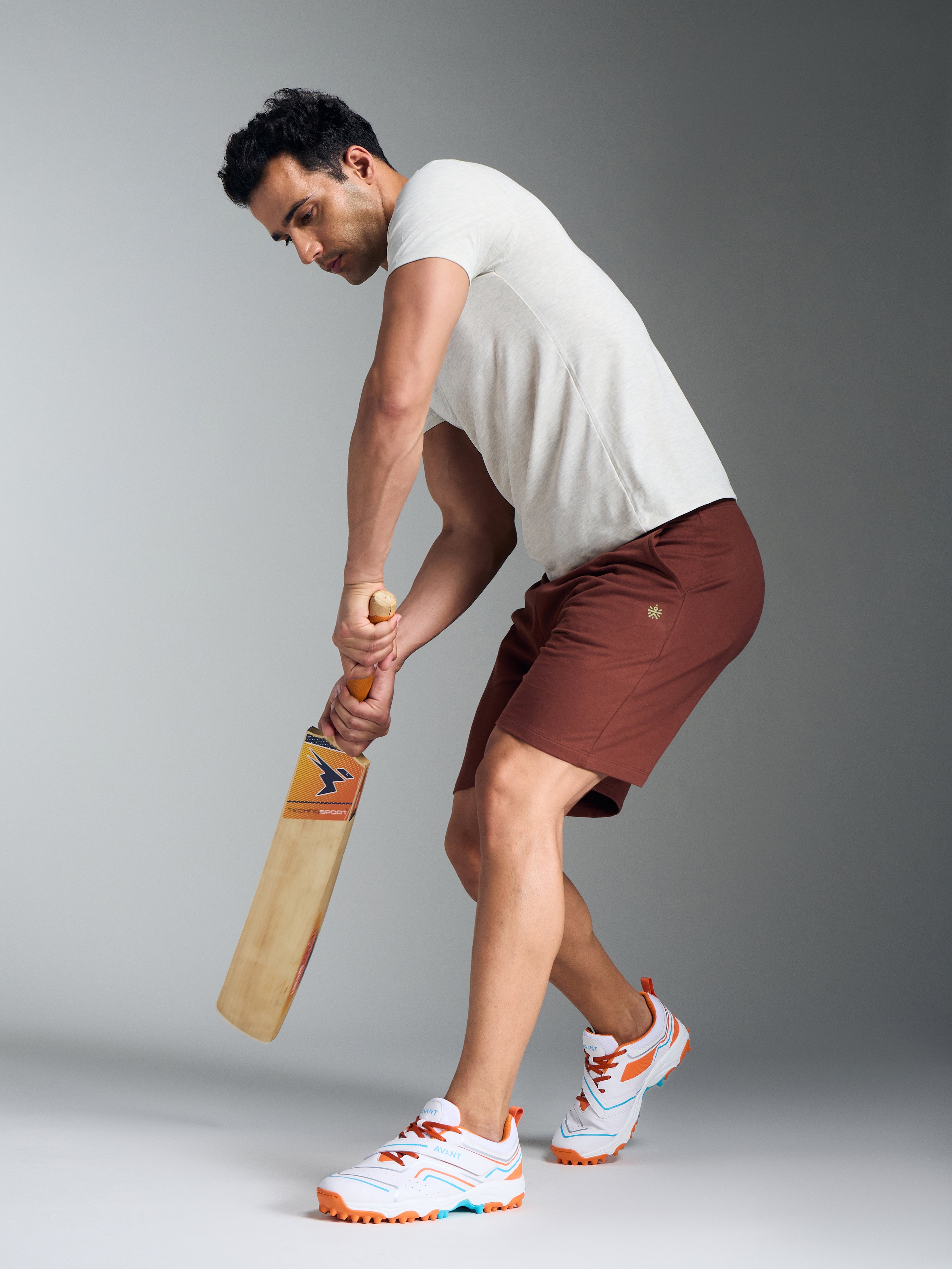 Avant Men's Impact Cricket Shoes - White/Orange