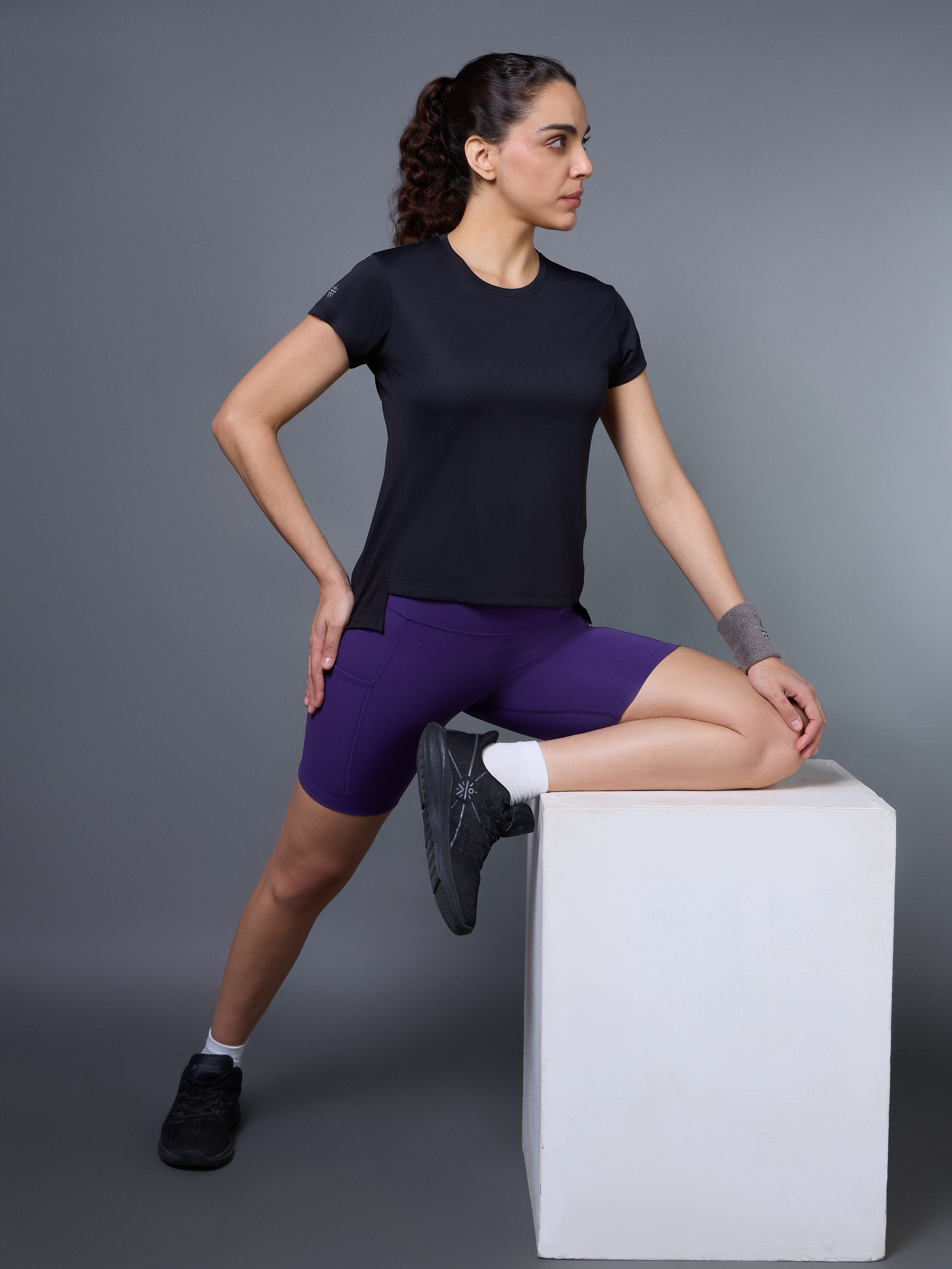 Women's Black Run Elevate Cropped T-shirt