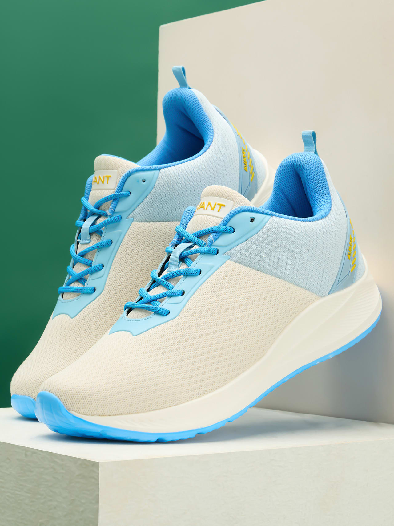 Avant Men's Racer Walking Shoes - Off White / Ice Blue