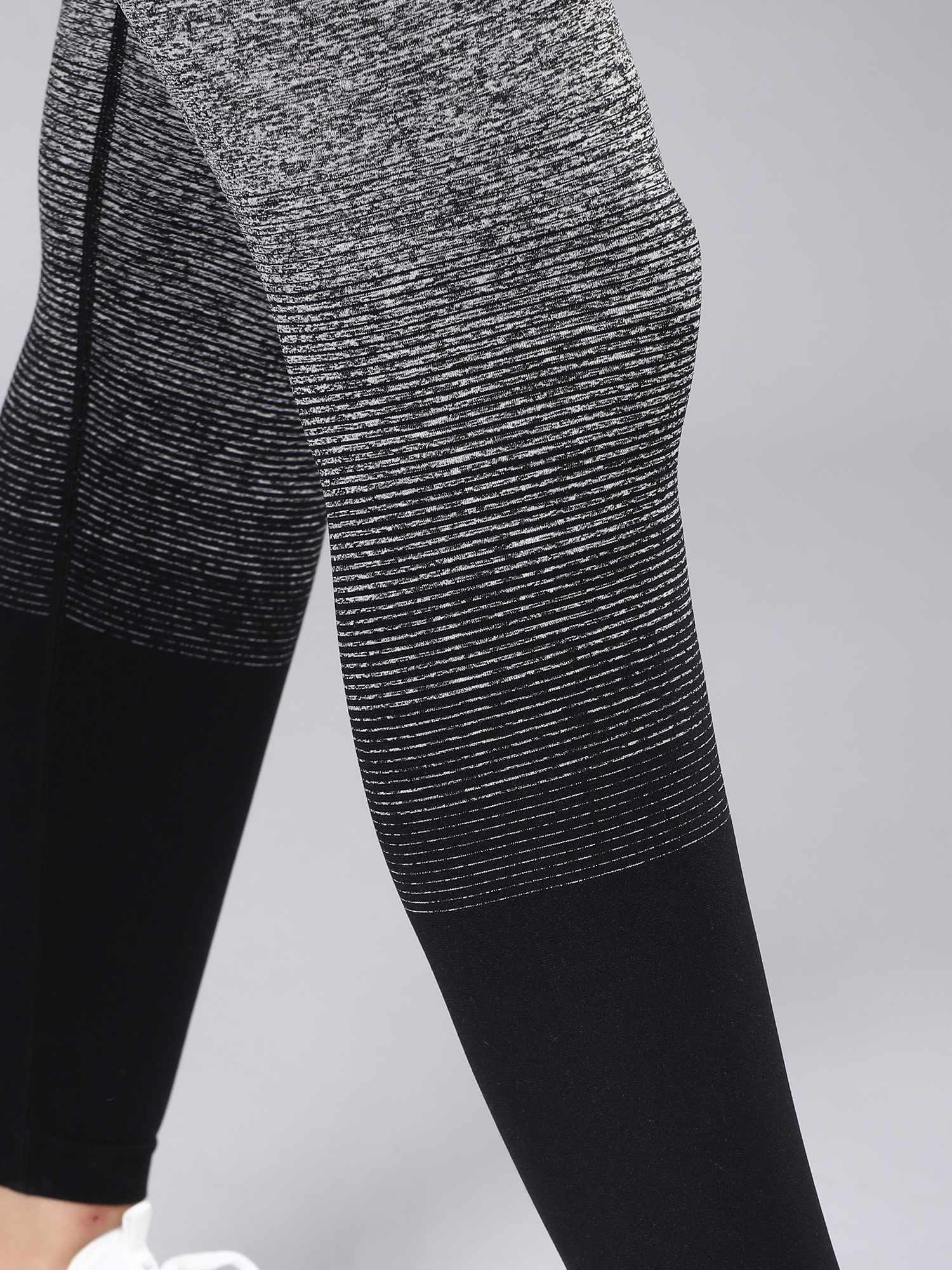 Yogini Flow Black Seamless Leggings