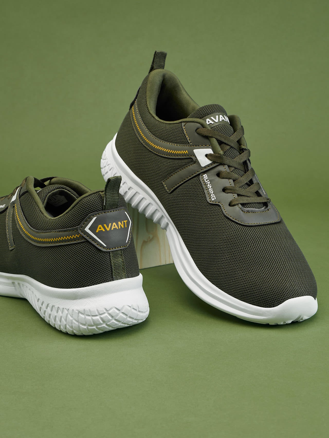 Avant Men's Trace Walking Shoes-Olive