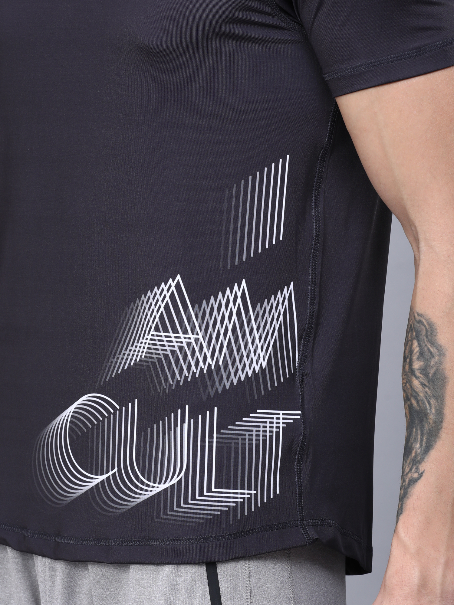 Men's Signature ‘I Am Cult’ Grey Running Tee