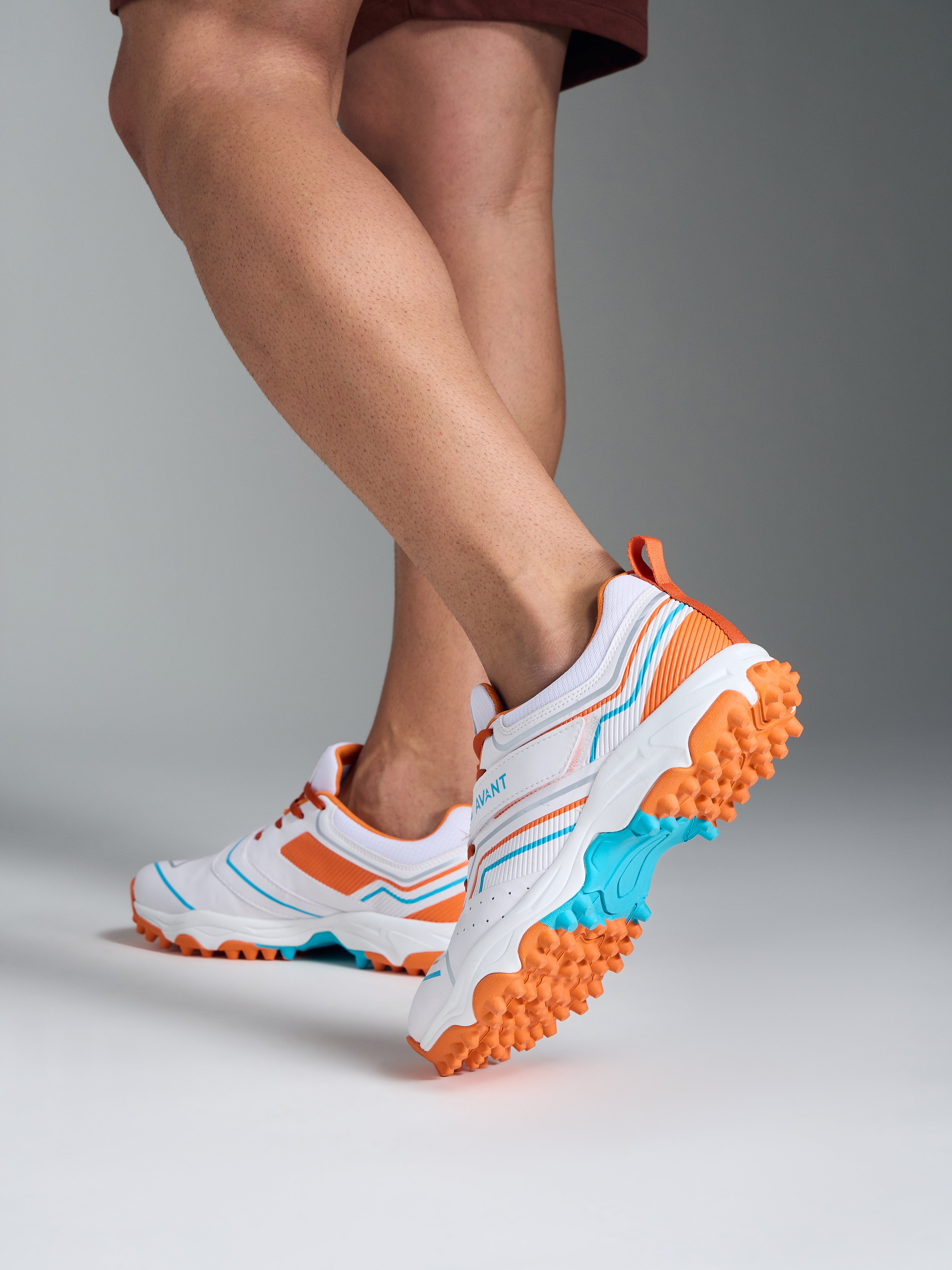 Avant Men's Impact Cricket Shoes - White/Orange