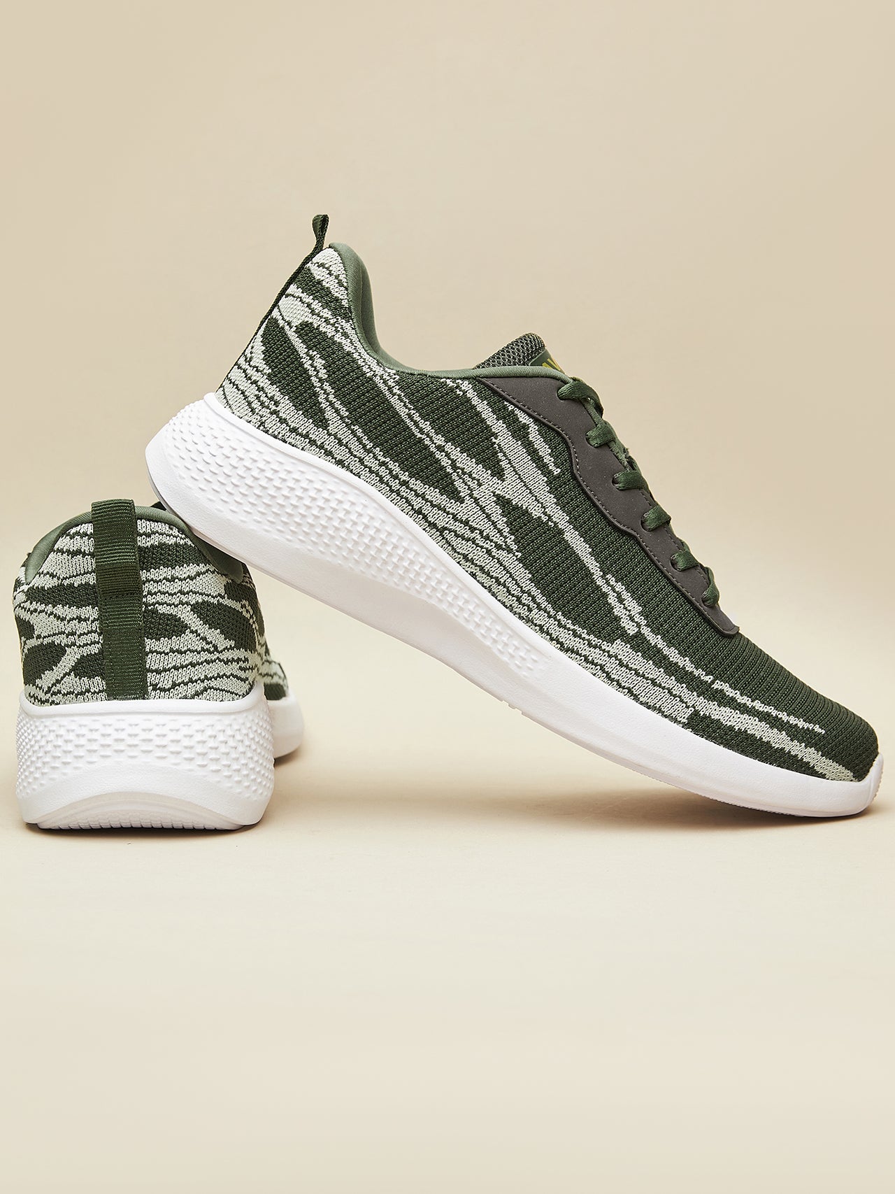 Avant Men's Dual Tone Knitted Walking Shoes-Olive