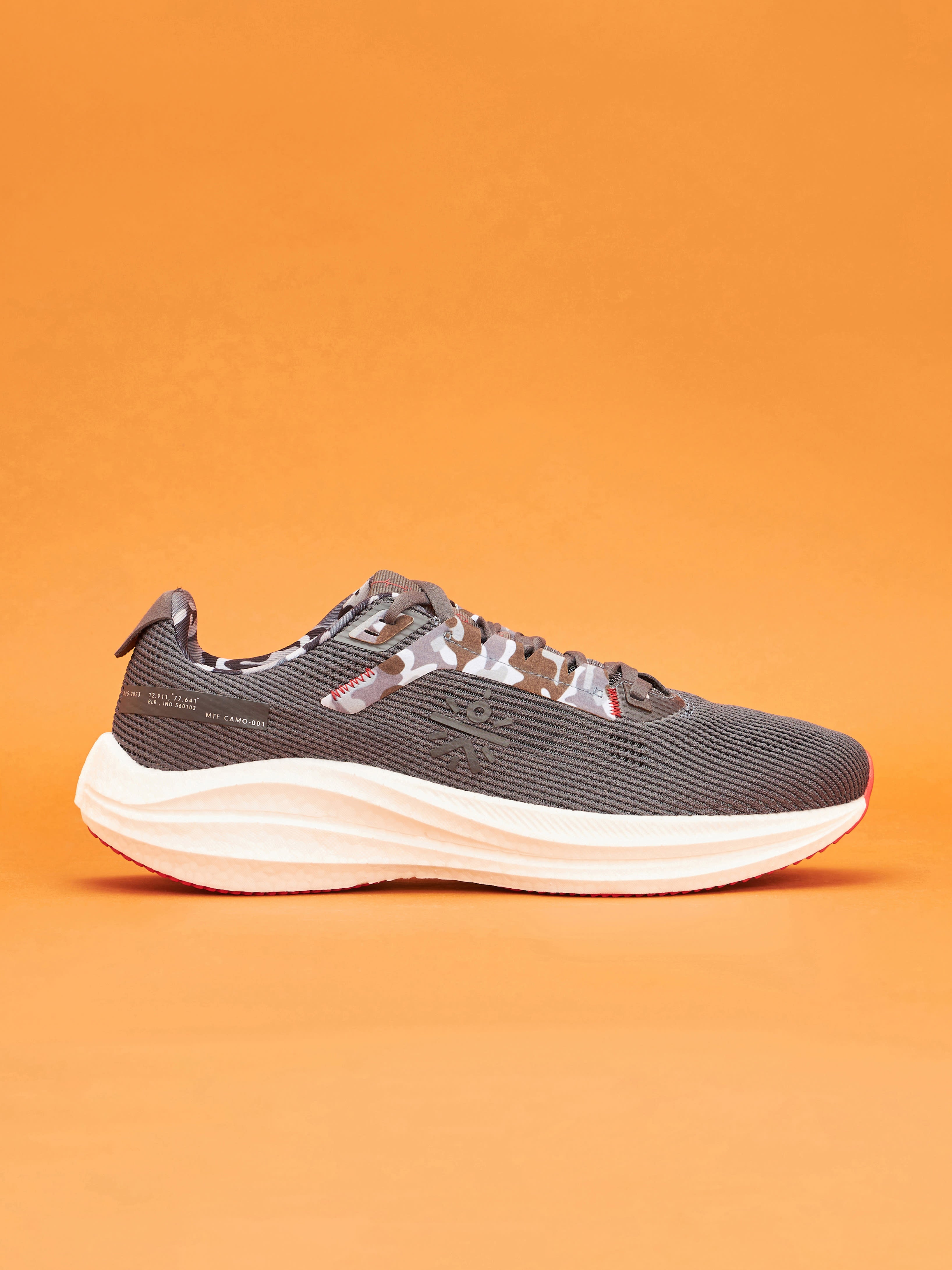 cult Versa DFNDR Men Running Shoes - Grey/Red