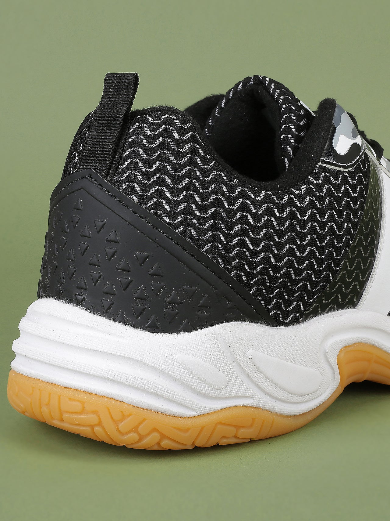 Avant Men's Smash Badminton Shoes - Black/White