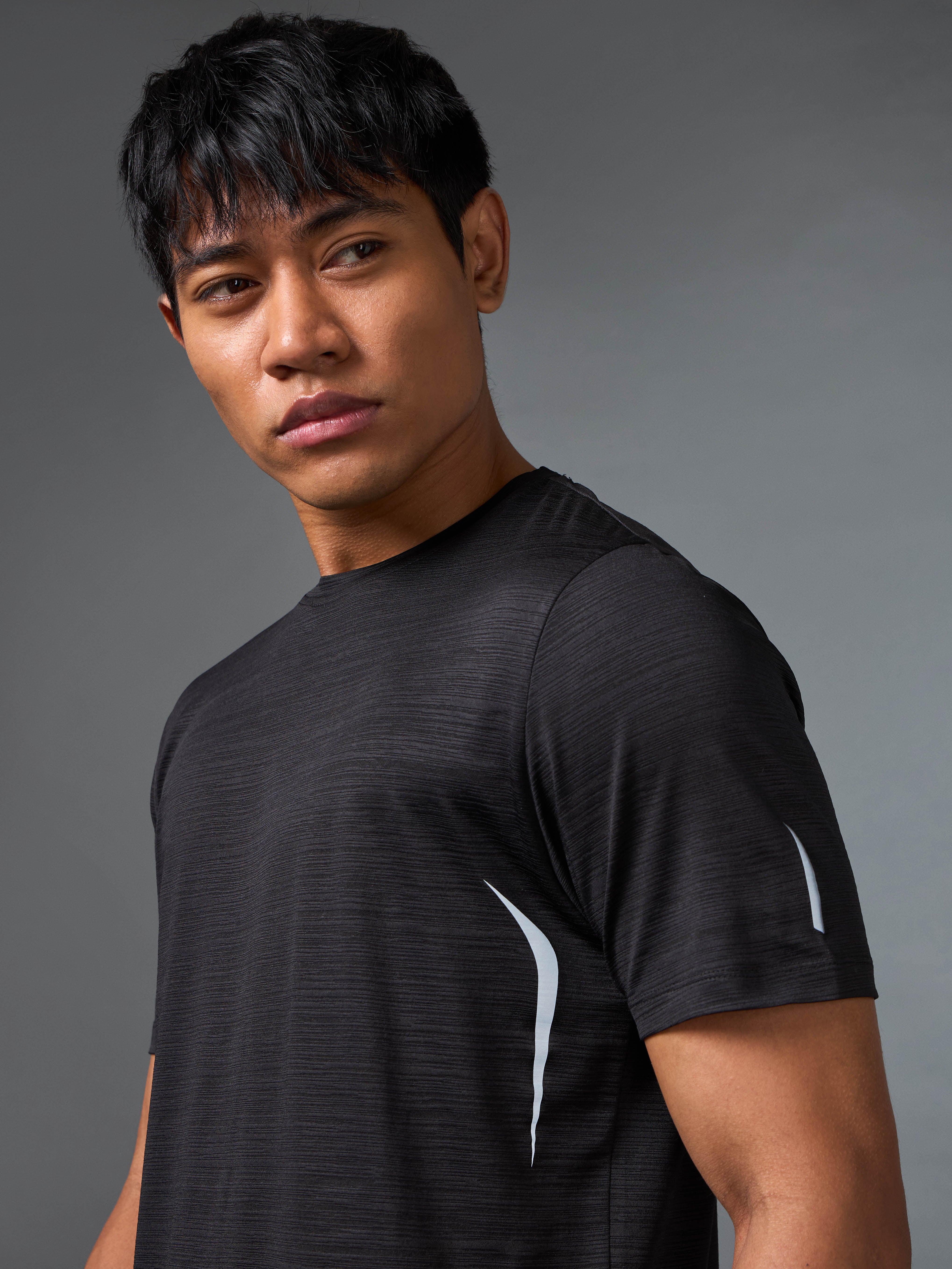 Men's City Escape Black Running T-shirt