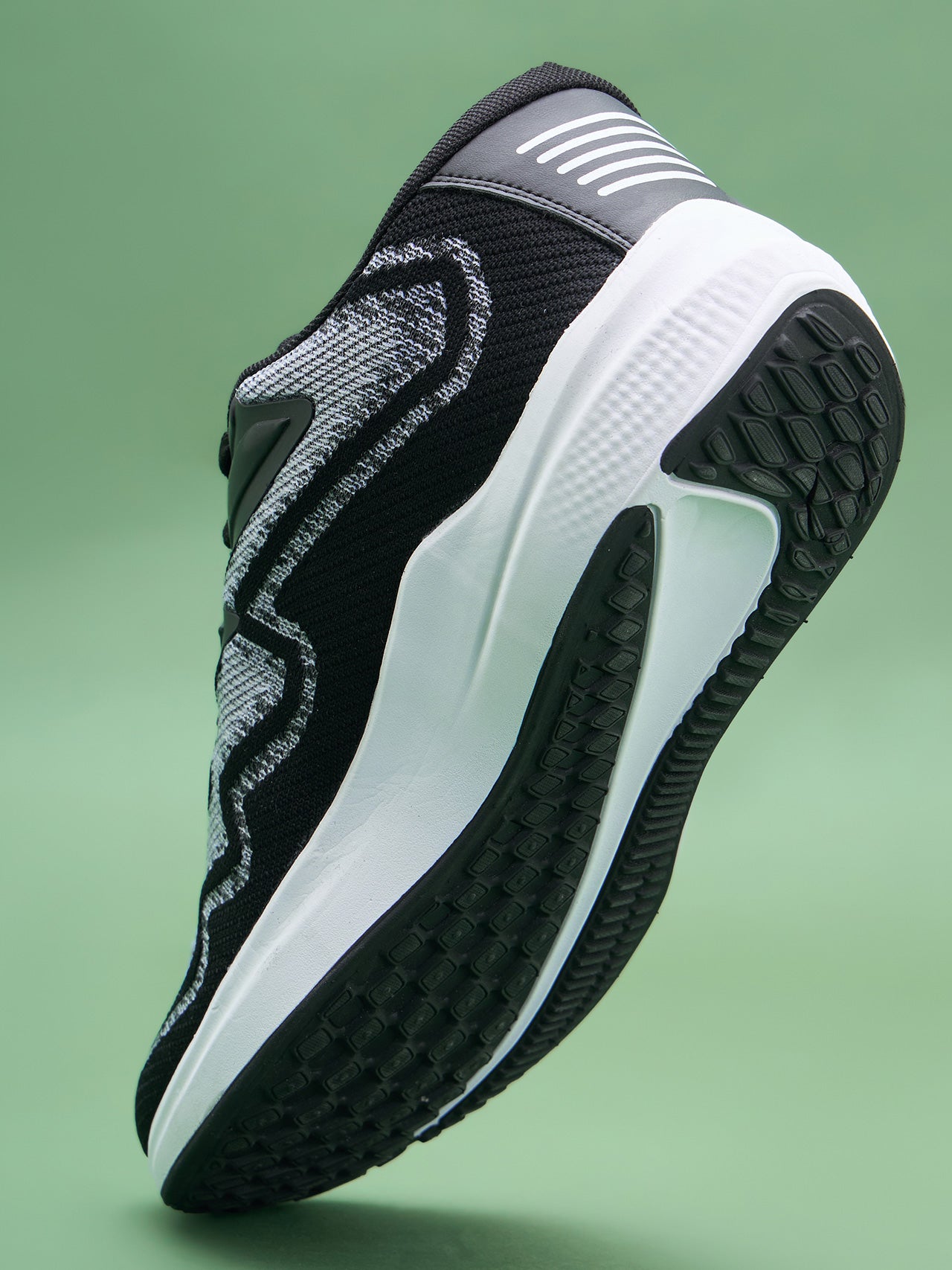 Avant Men's GripUp Running Shoes - Black/White