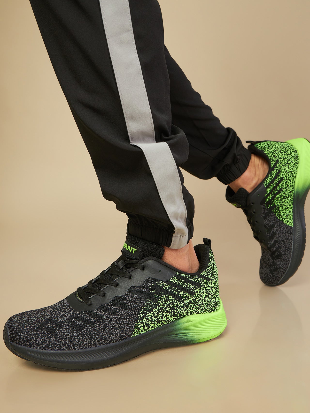 Avant Men's Pebble Running Shoes - Black/Green