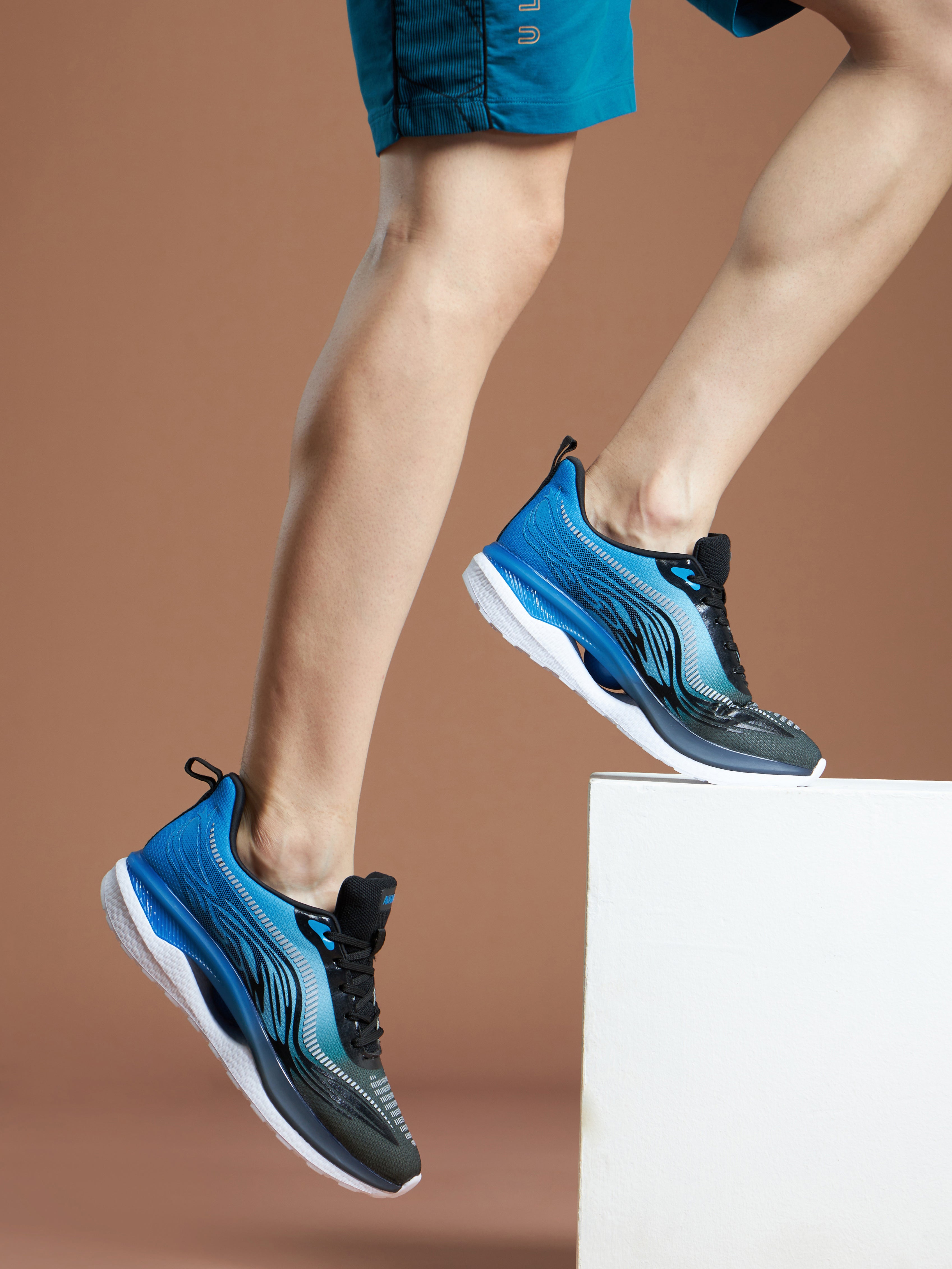 Avant Men's Hexagon Sports shoes - Black/Sky Blue