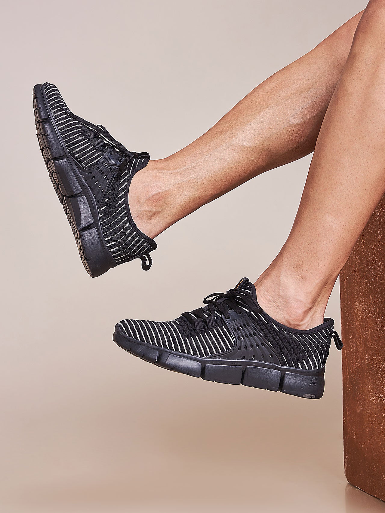 Avant Men’s EasyGait Running and Walking shoes- Black