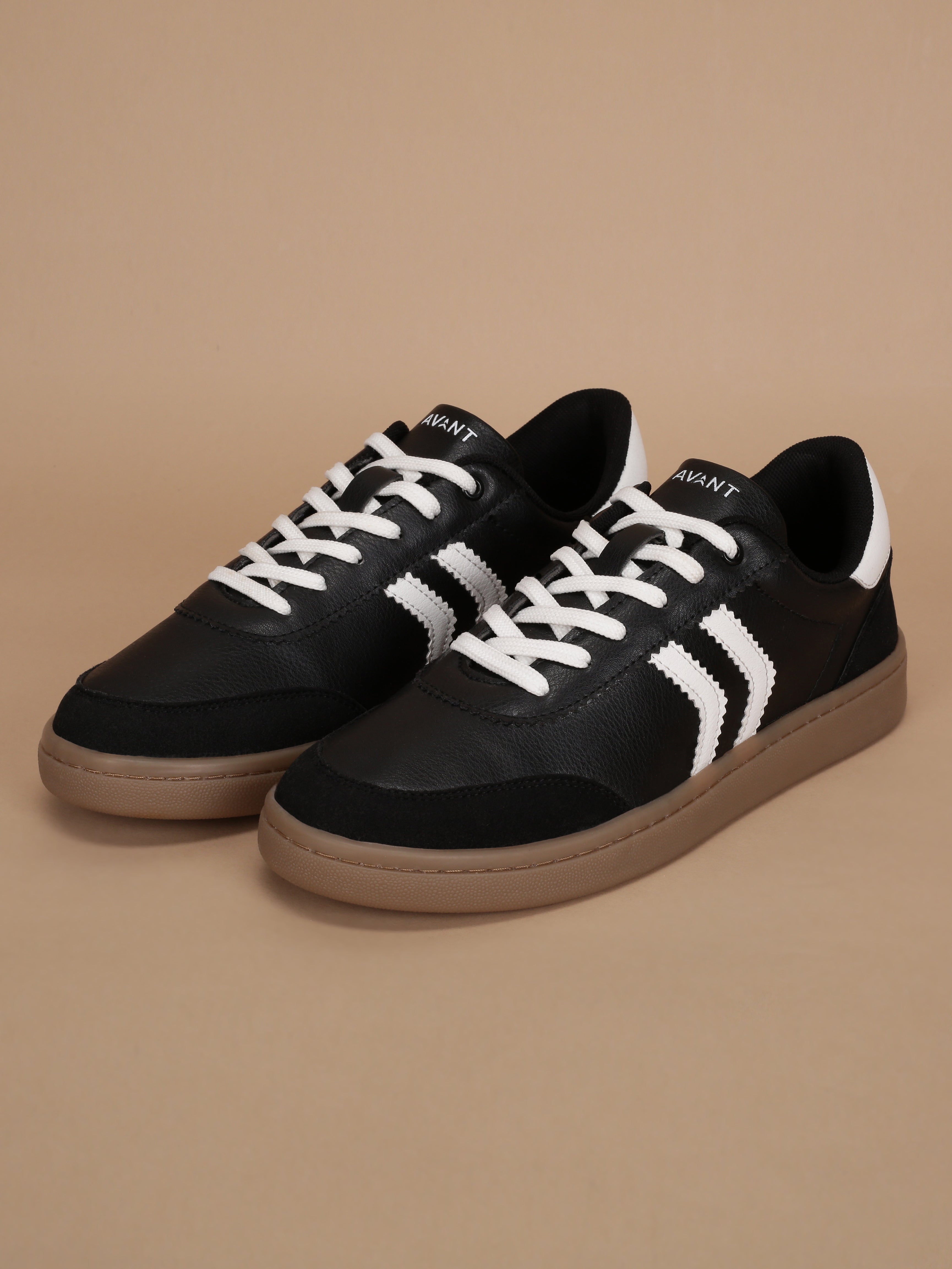 Avant Women's Era Sneakers - Black/White