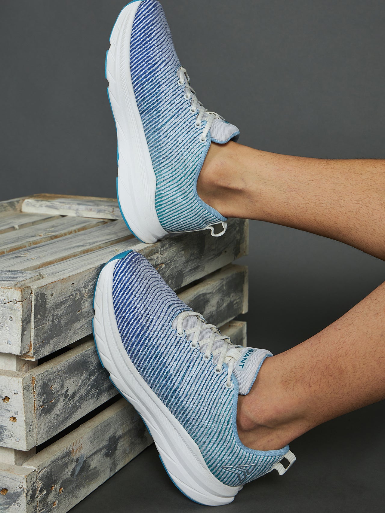 Avant Men's Matrix Running Shoes-Blue