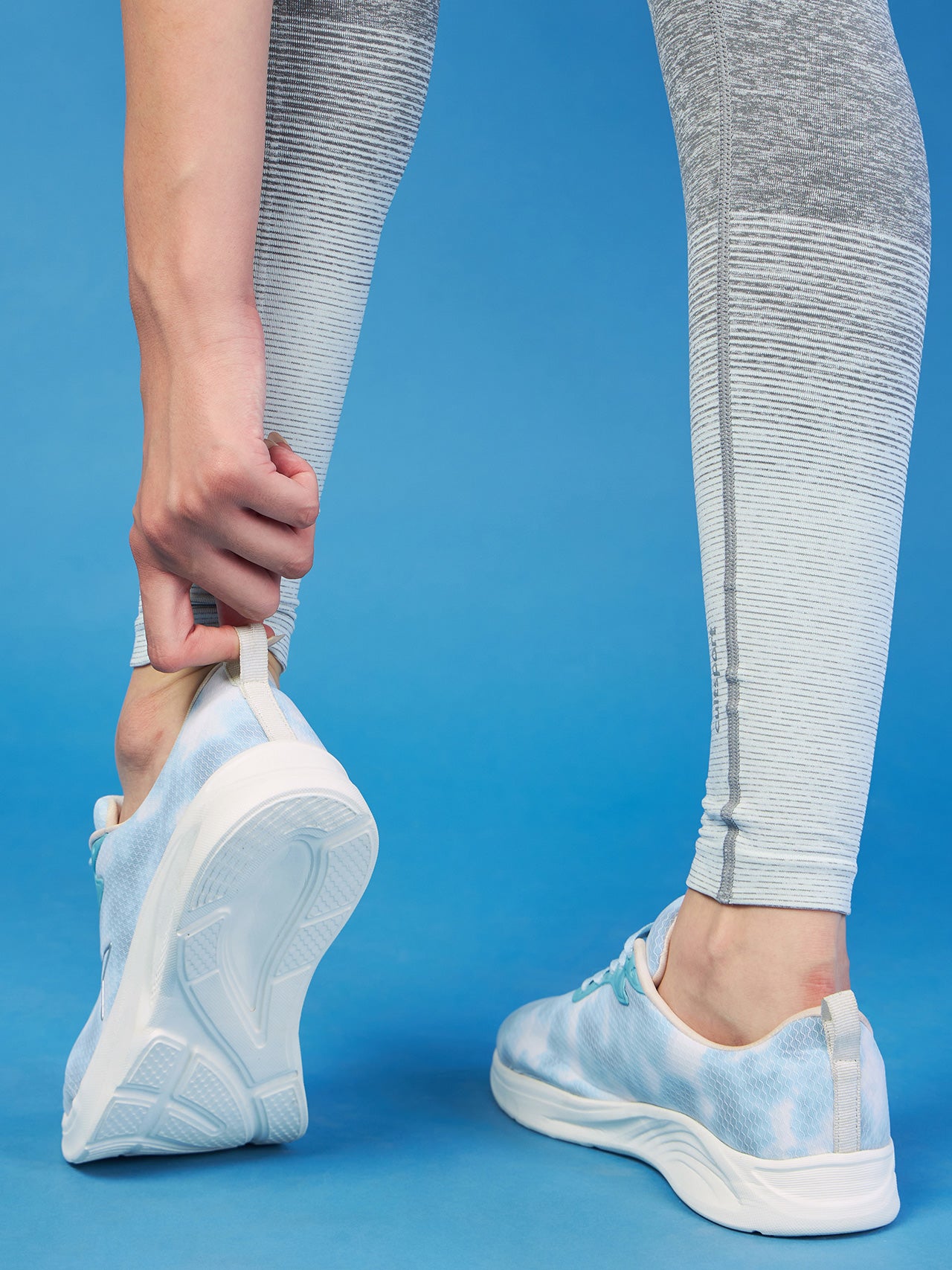 Avant Women's Elegant Walking Shoes - Blue/White