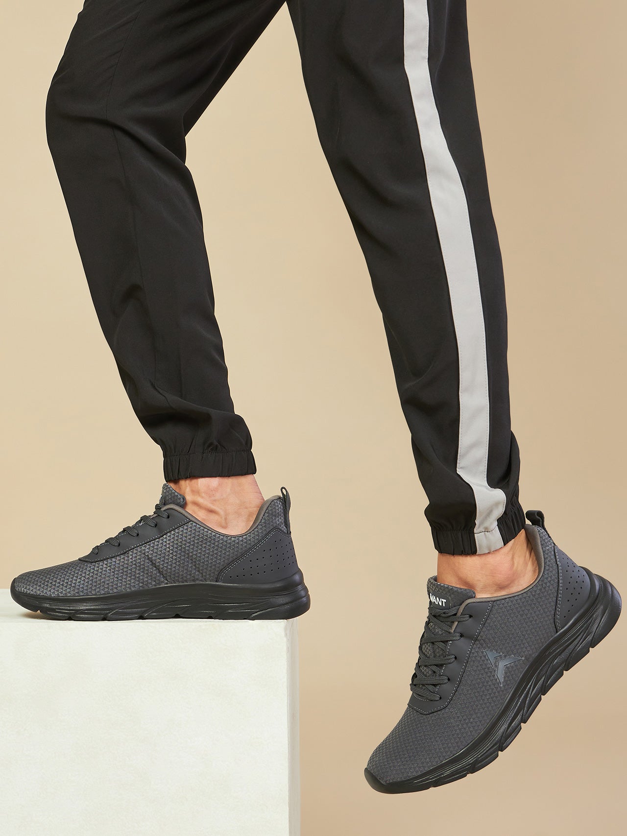 Avant Men's Supreme Walking Shoes - Black