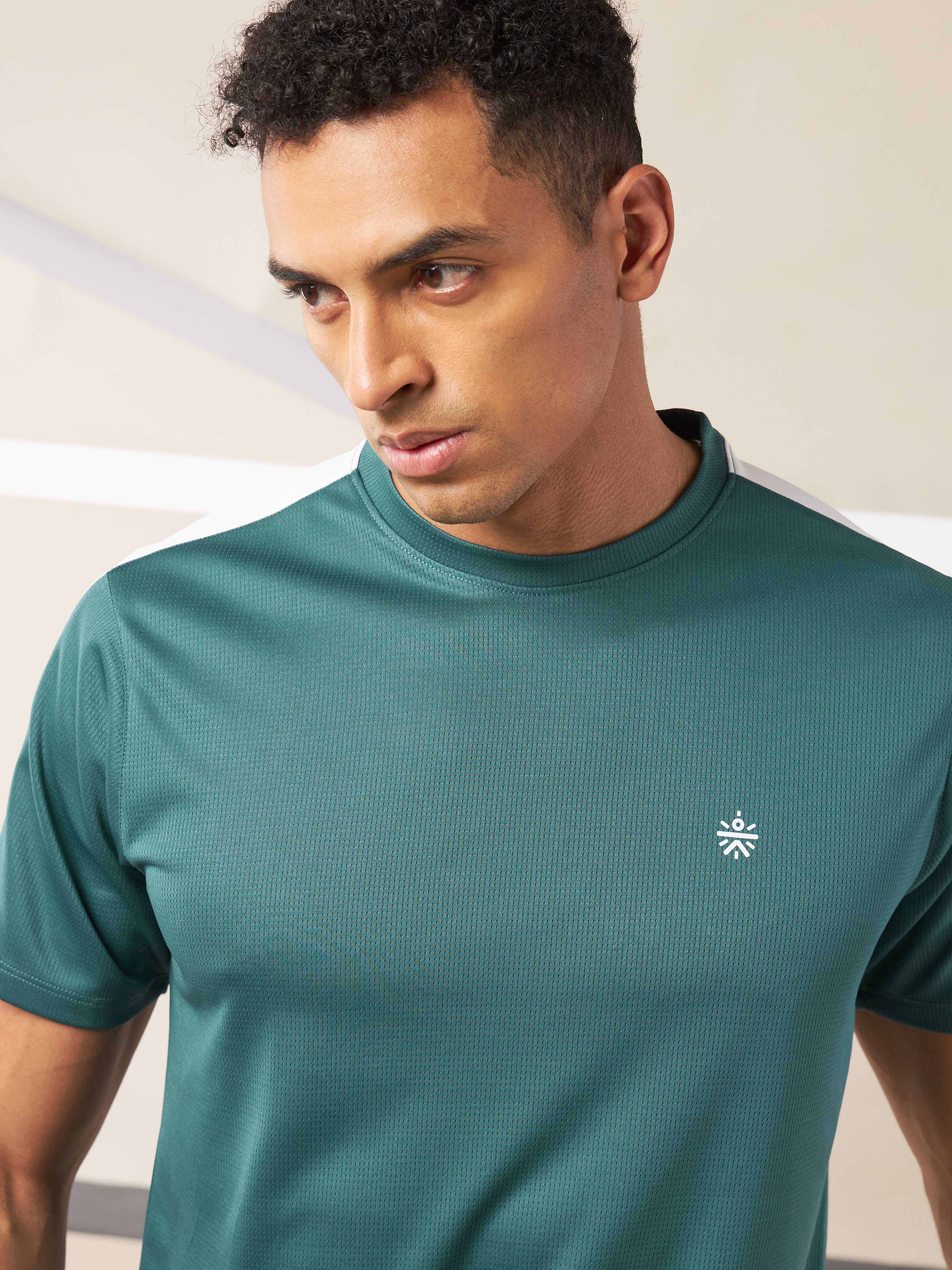 Shoulder Pop Active T-shirt