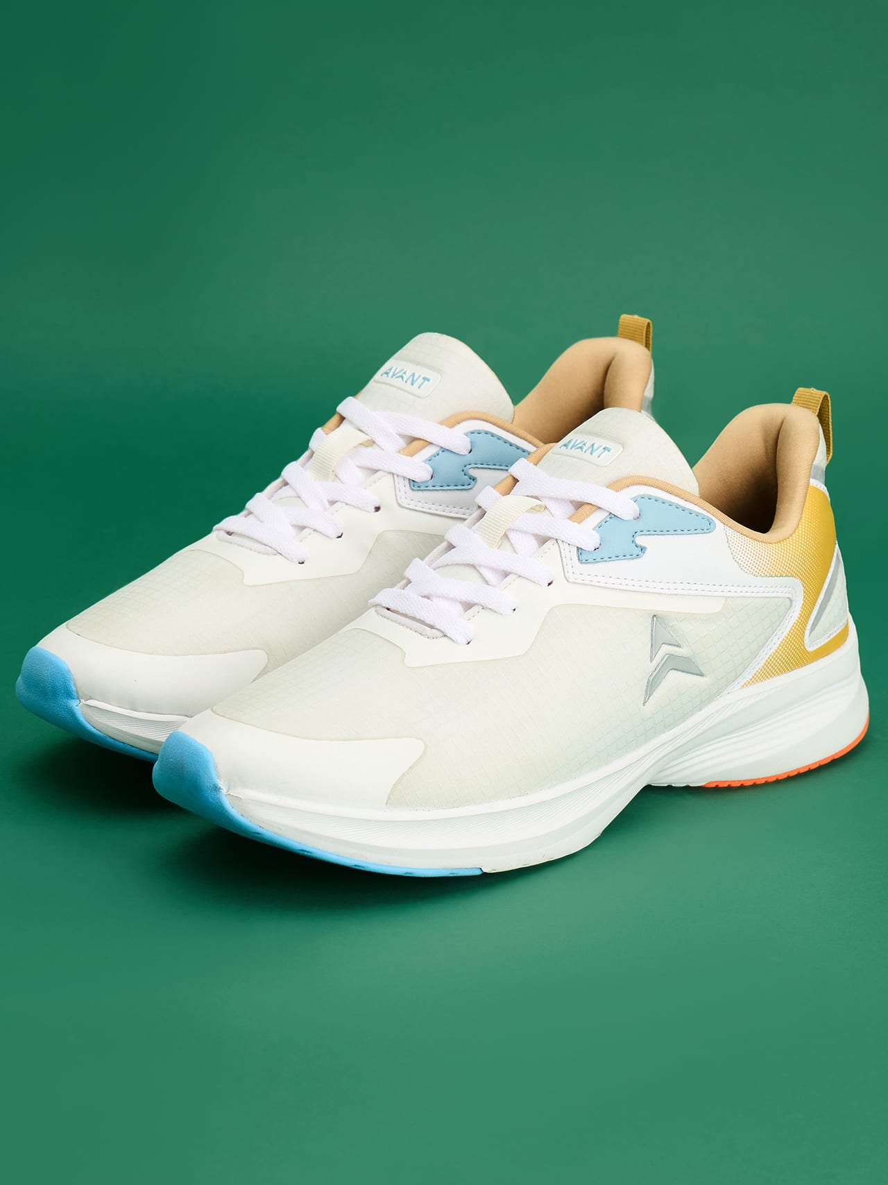 Avant Men's Delux Running Shoes - White/Gold