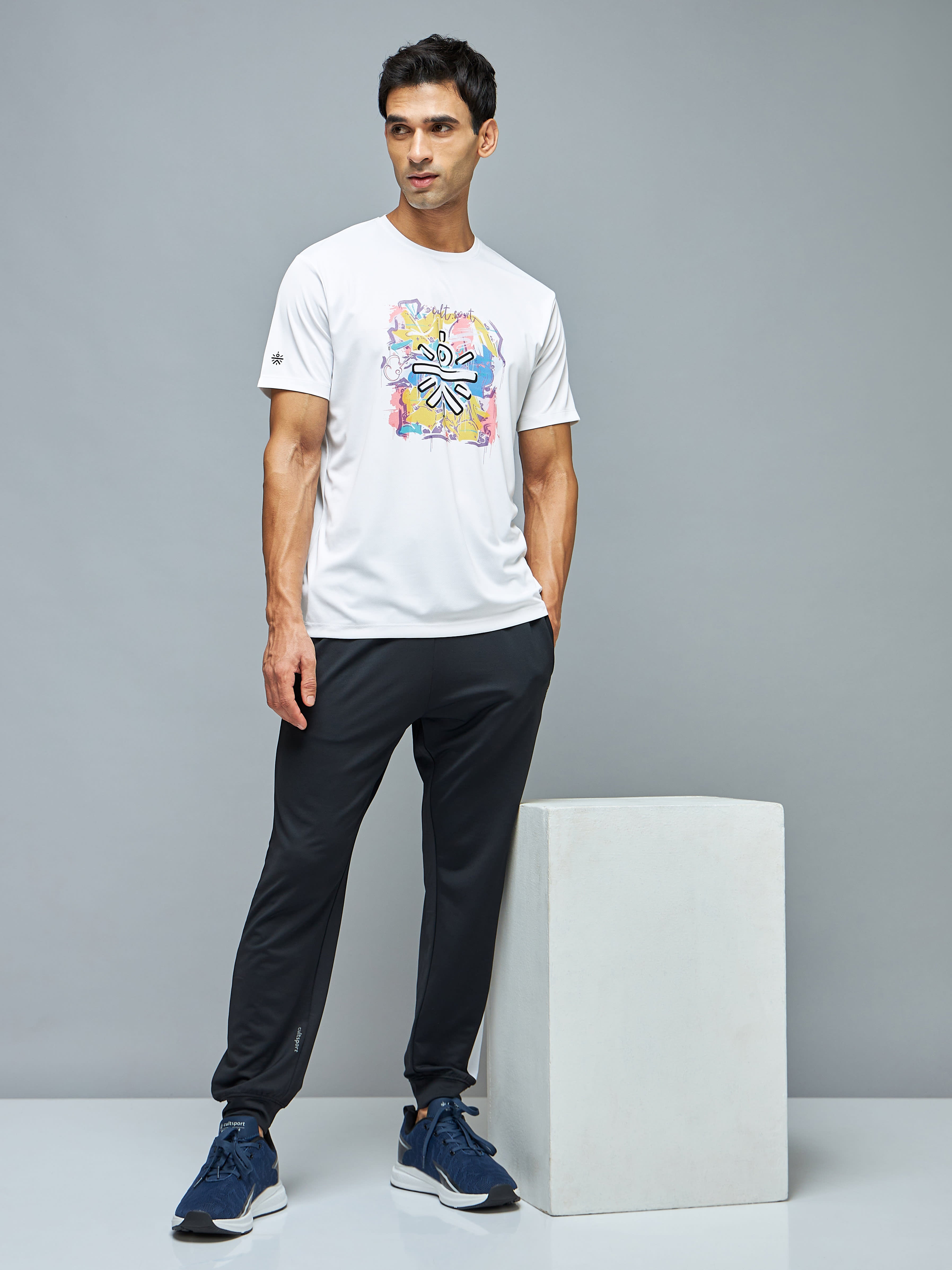 Signature Logo Graphic Training T-shirt