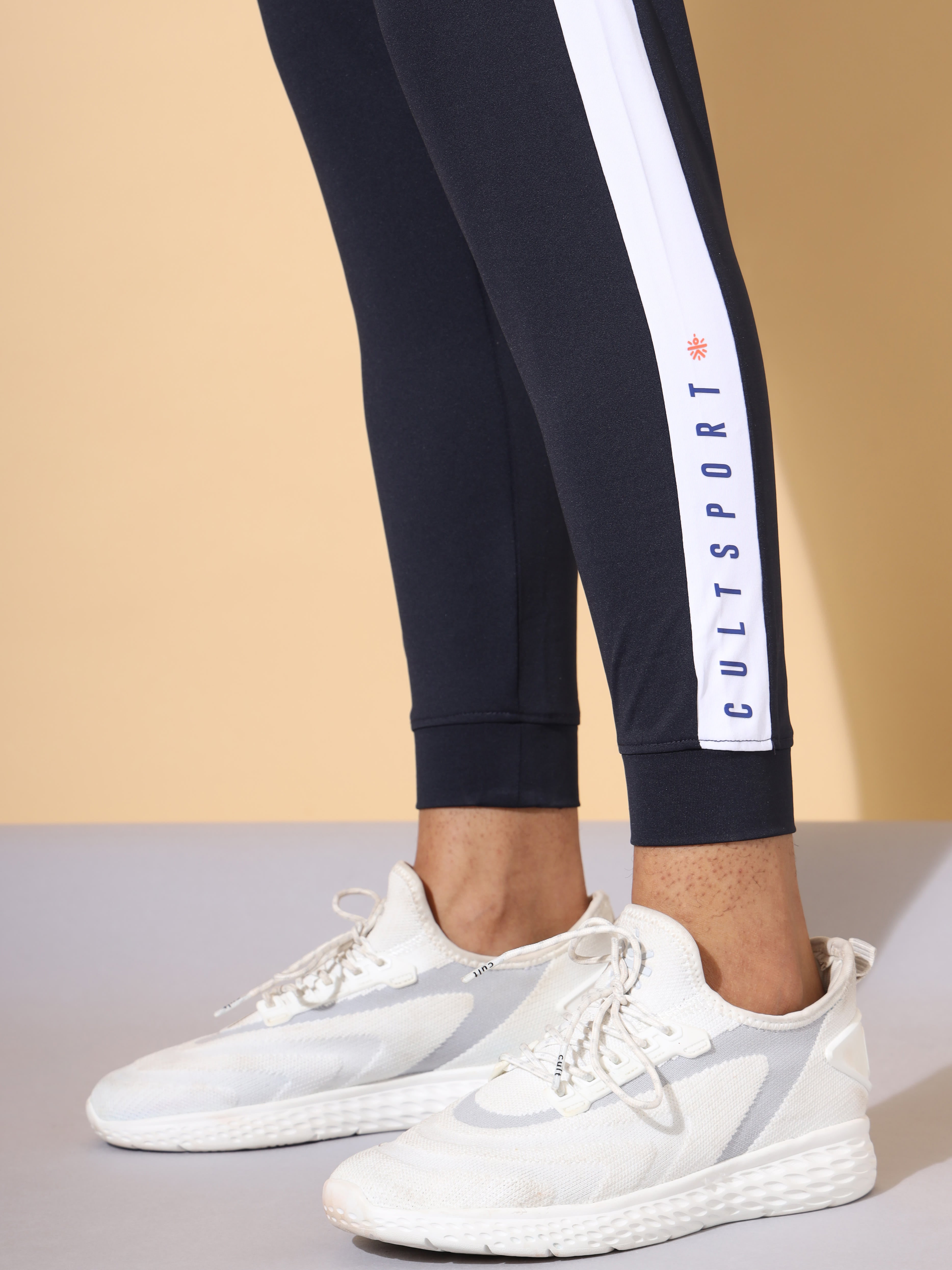 Women Blue Vitals Solid Running Joggers