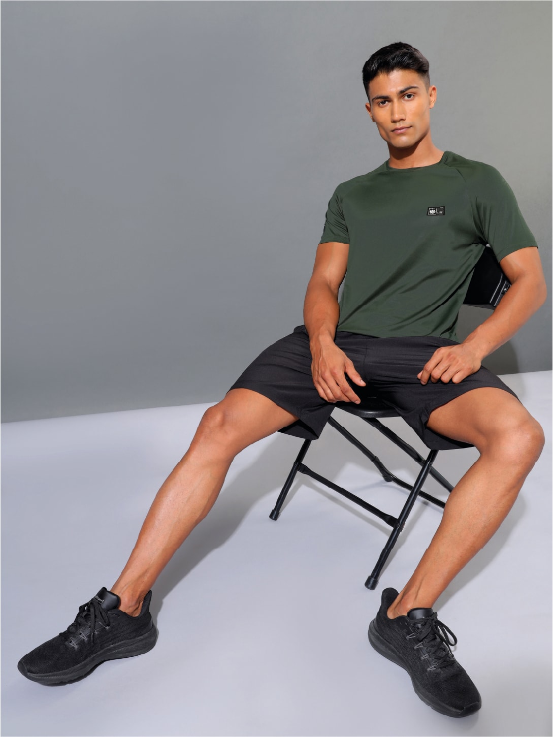 Solid Raglan T-shirt with Logo