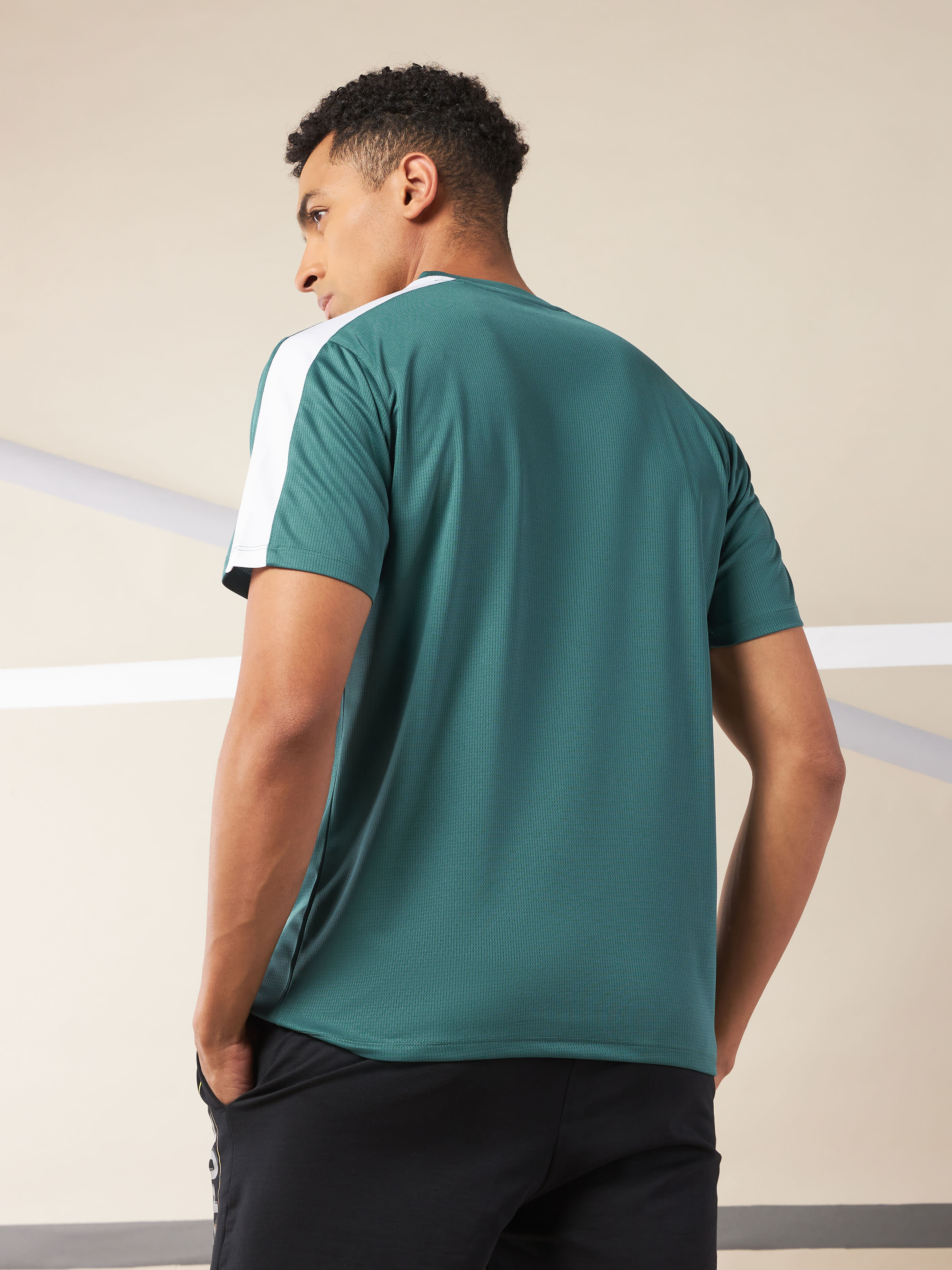 Shoulder Pop Active T-shirt