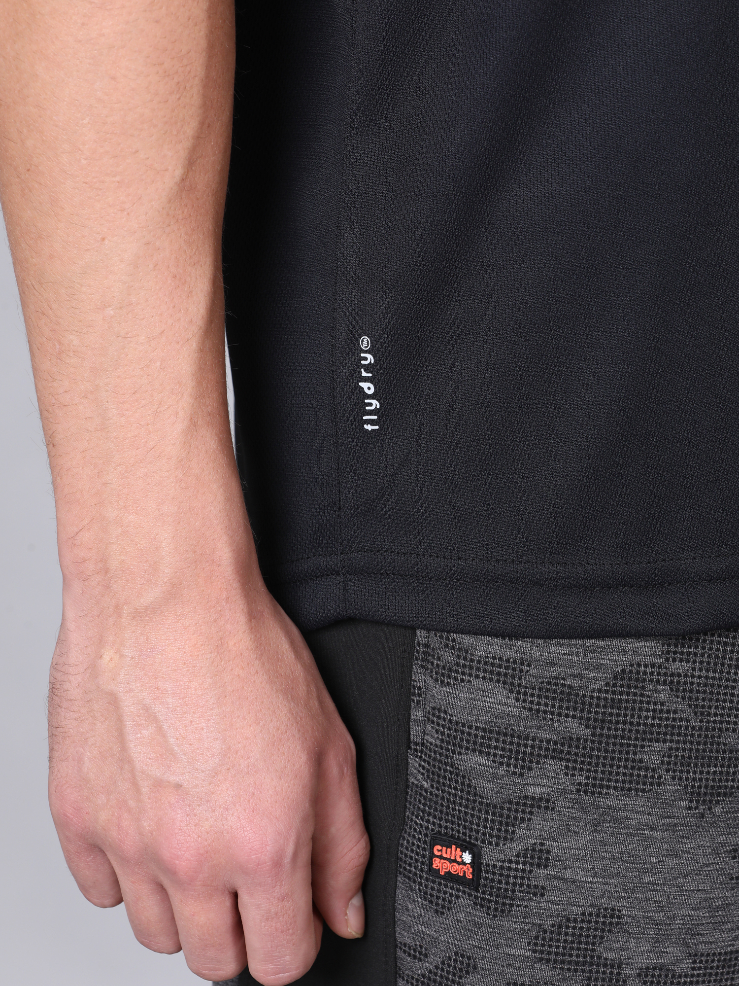 Abstract Bid Black Workout Tee