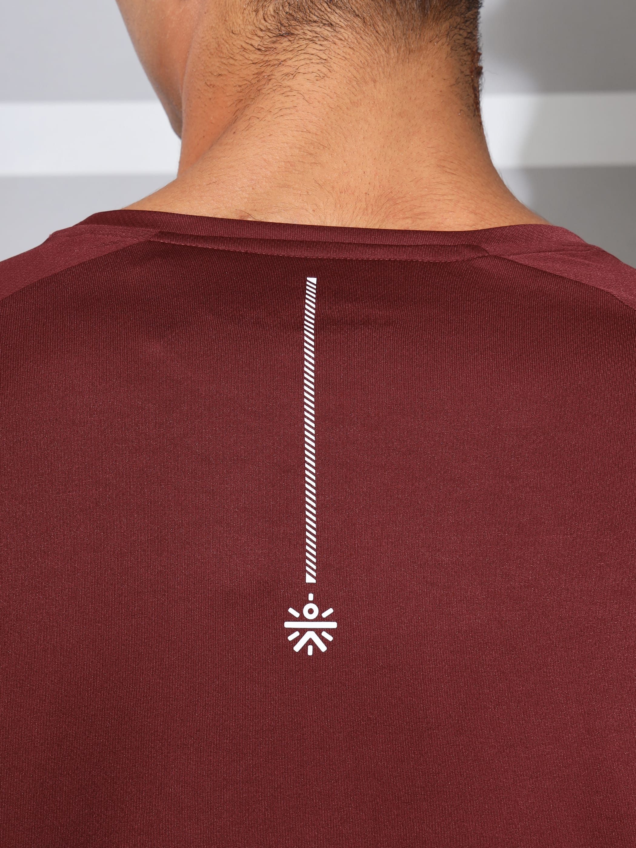 Active T-shirt with Thumbhole Sleeves