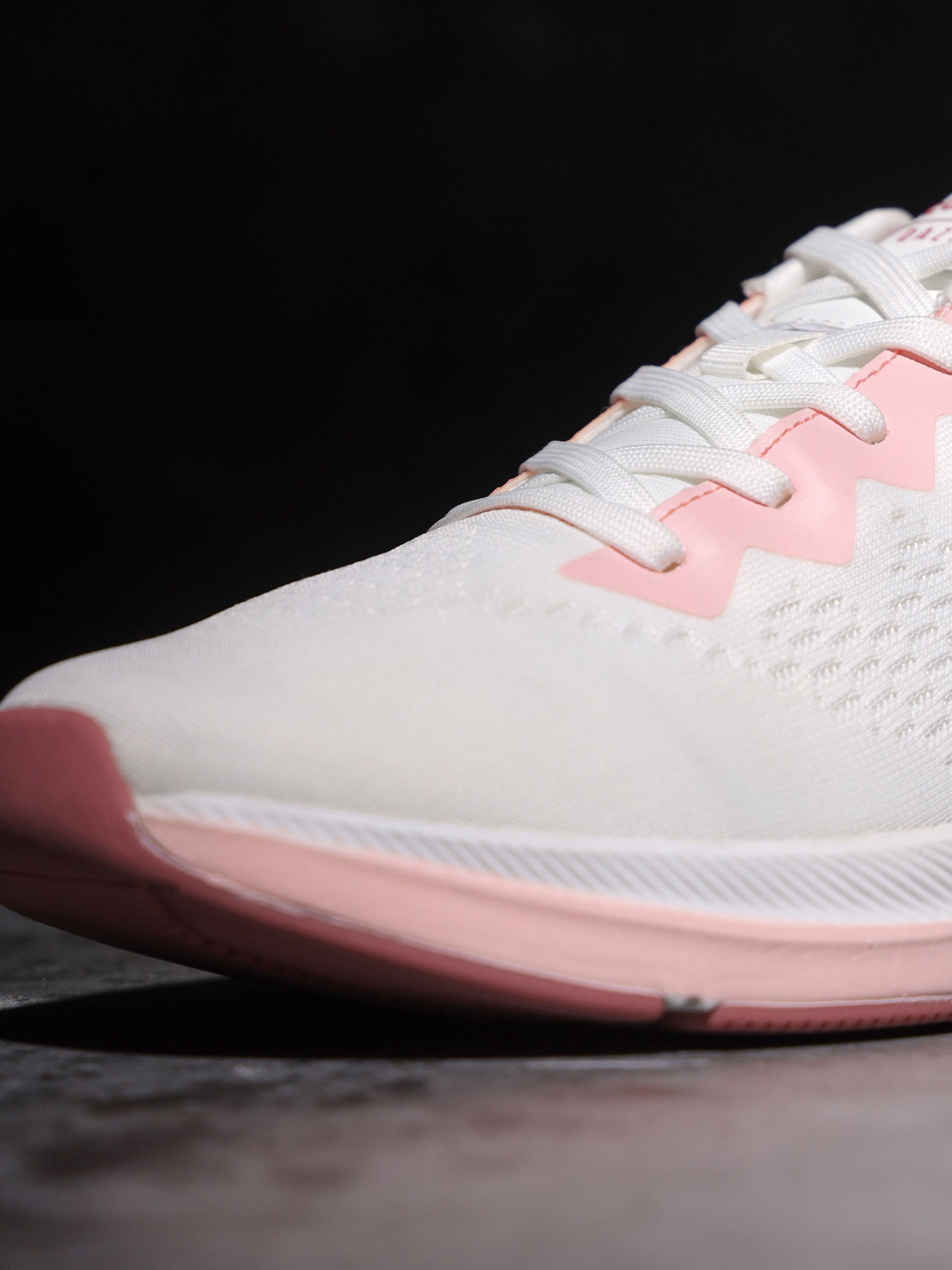 cult Dazsh Women Running Shoes - White