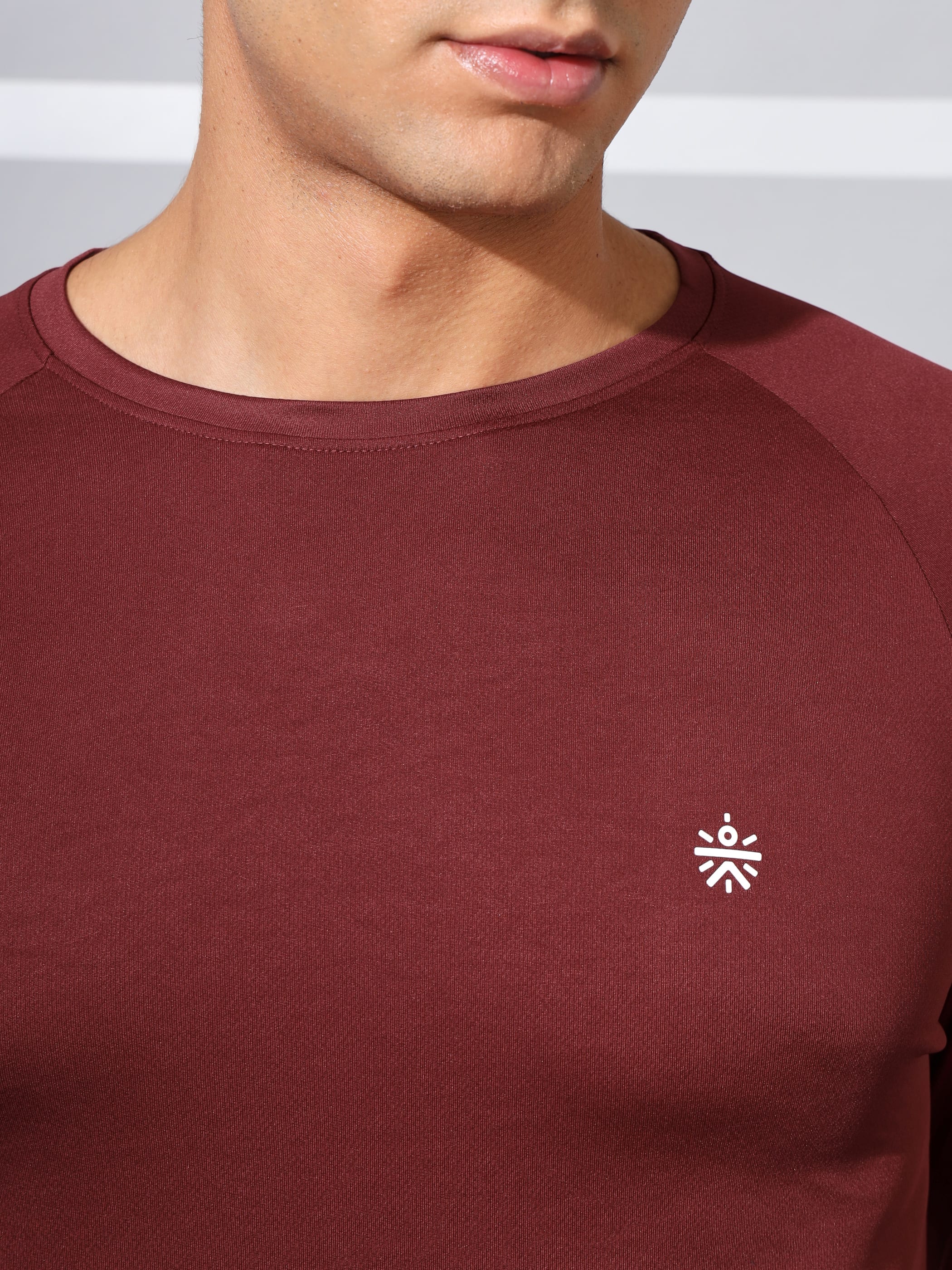 Active T-shirt with Thumbhole Sleeves