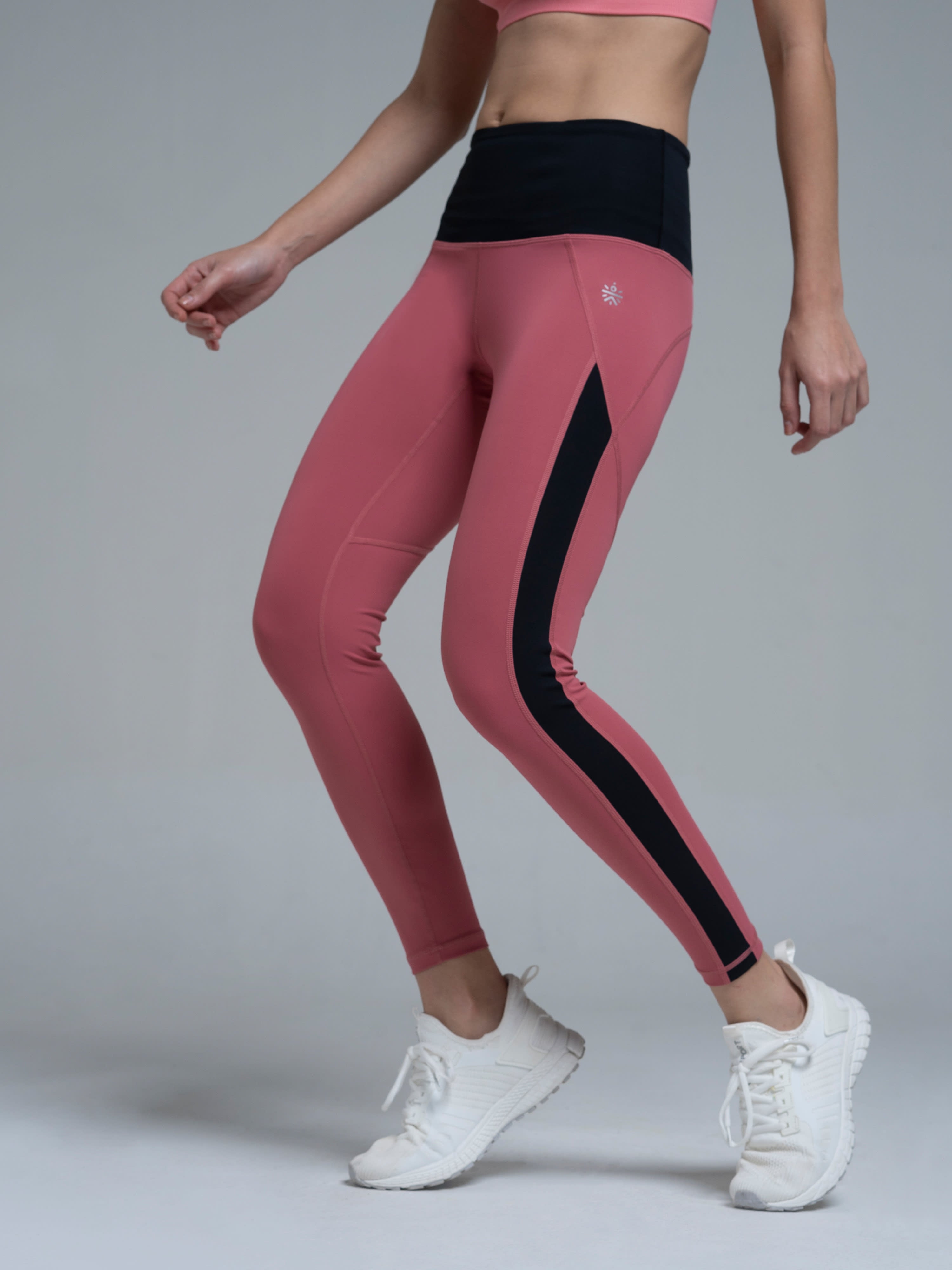 AbsoluteFit Women's Bold & Beautiful Leggings