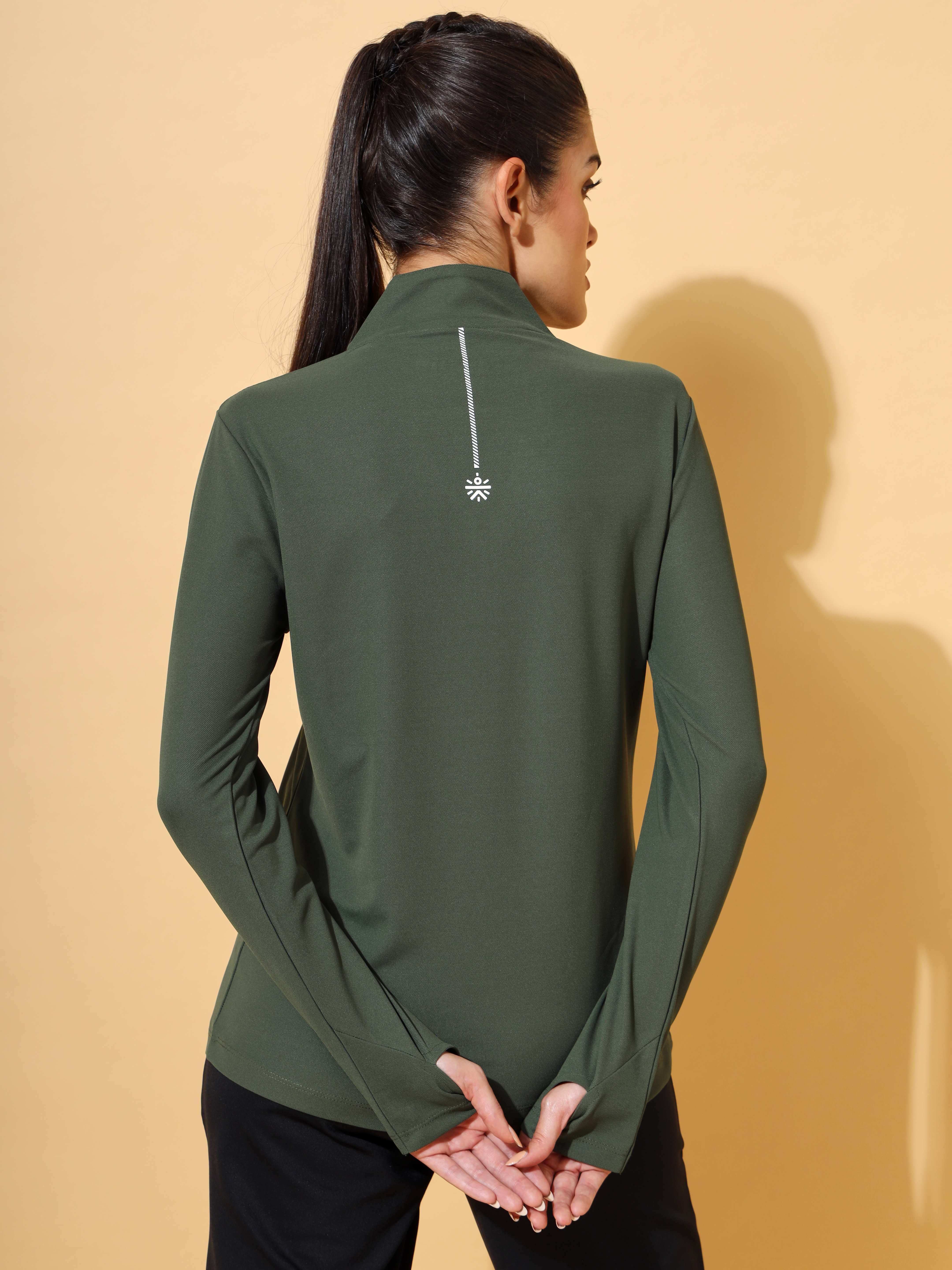 Performance T-shirt with Thumbholes