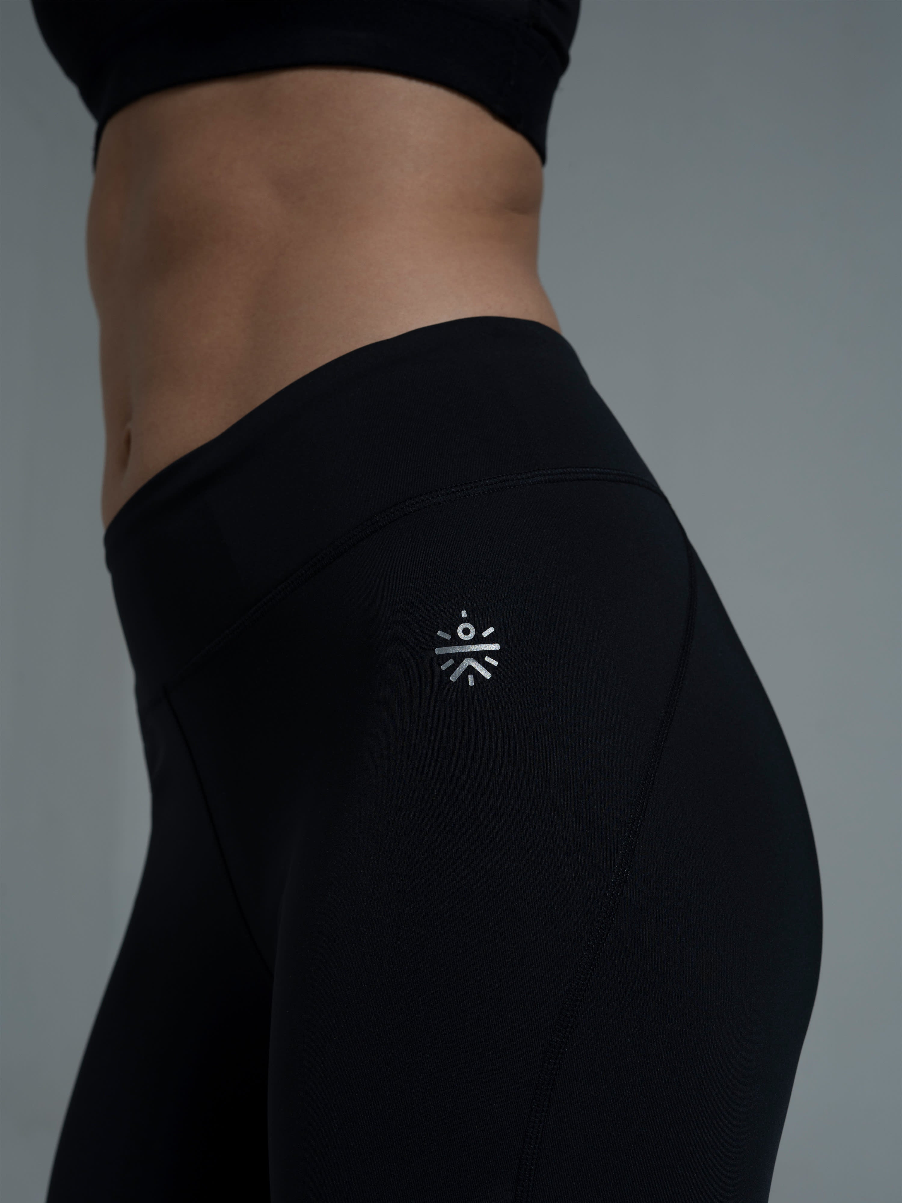 Black Absolute Fit Solid Running Tights