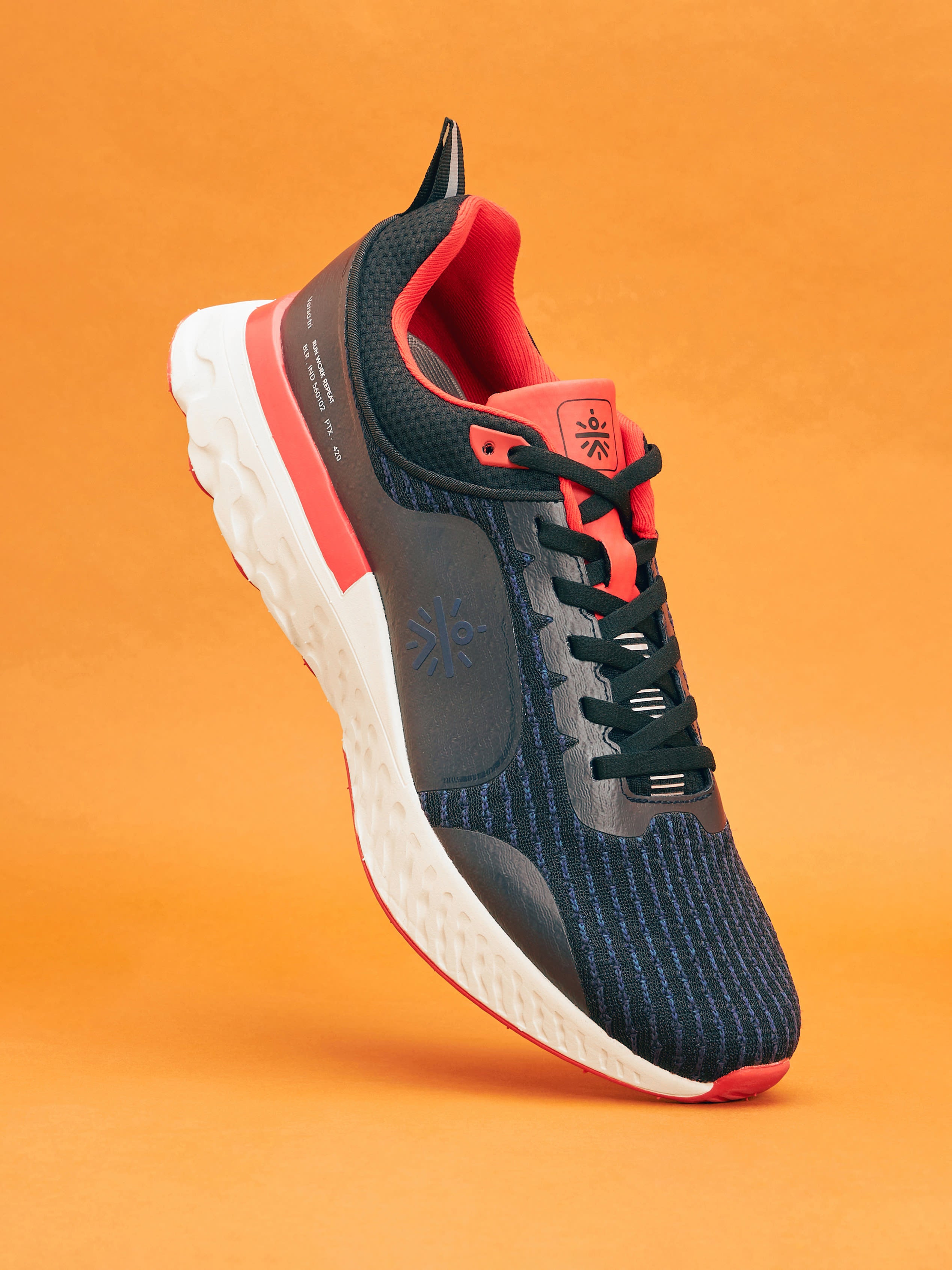 cult Versa Maze Men Running Shoes - Charcoal/Red