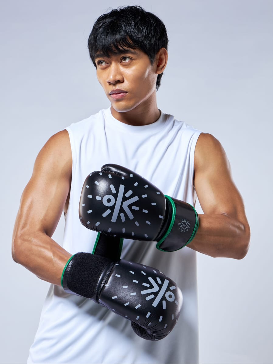 cult Premium Leather Boxing Gloves for Men & Women Foam Padding Thickness 35 mm Punching Bag Gloves for Boxing, Training, Kickboxing, Muay Thai, MMA Boxing Gloves Black/Green