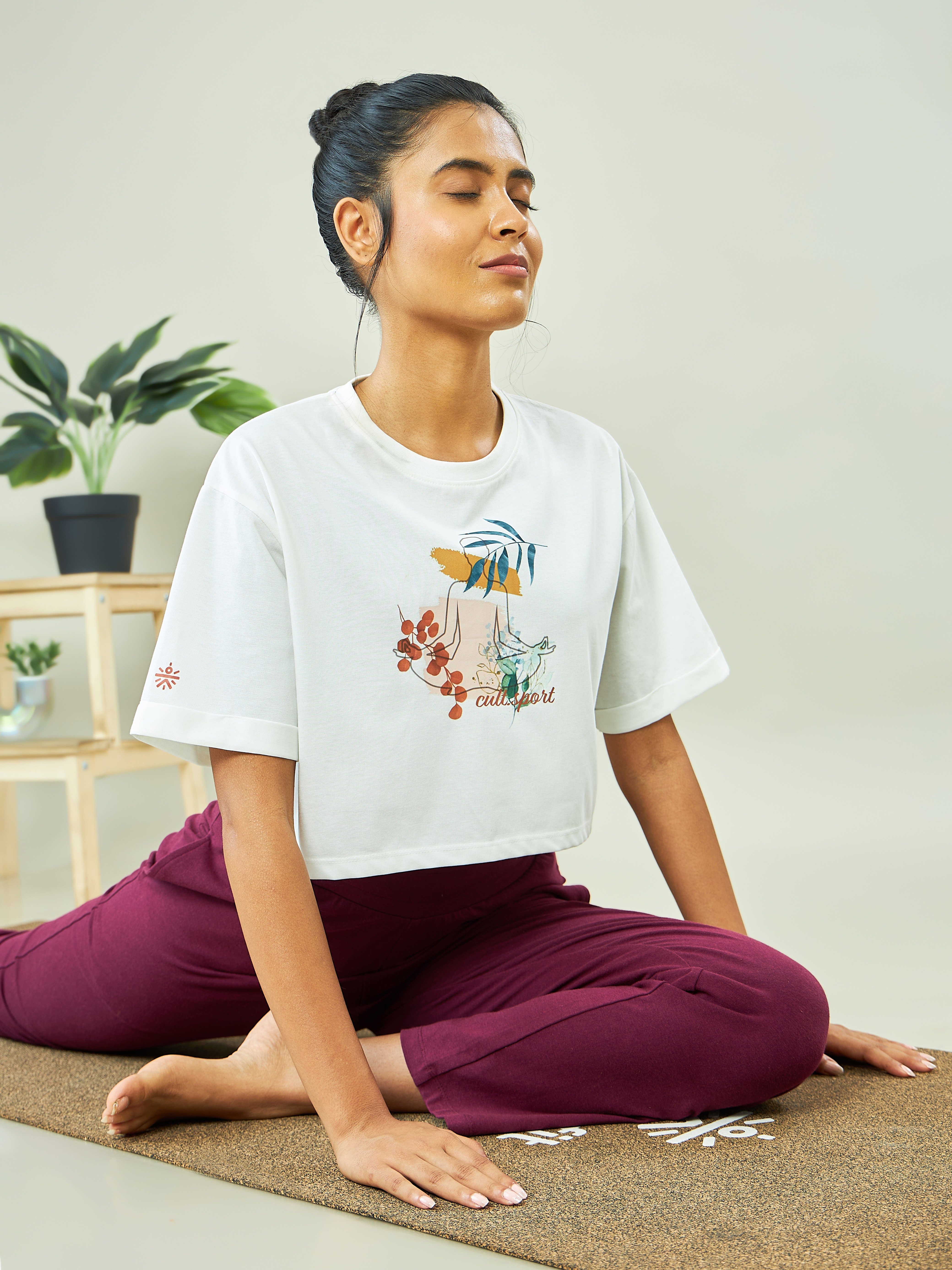 Graphic Print Yoga Crop Top