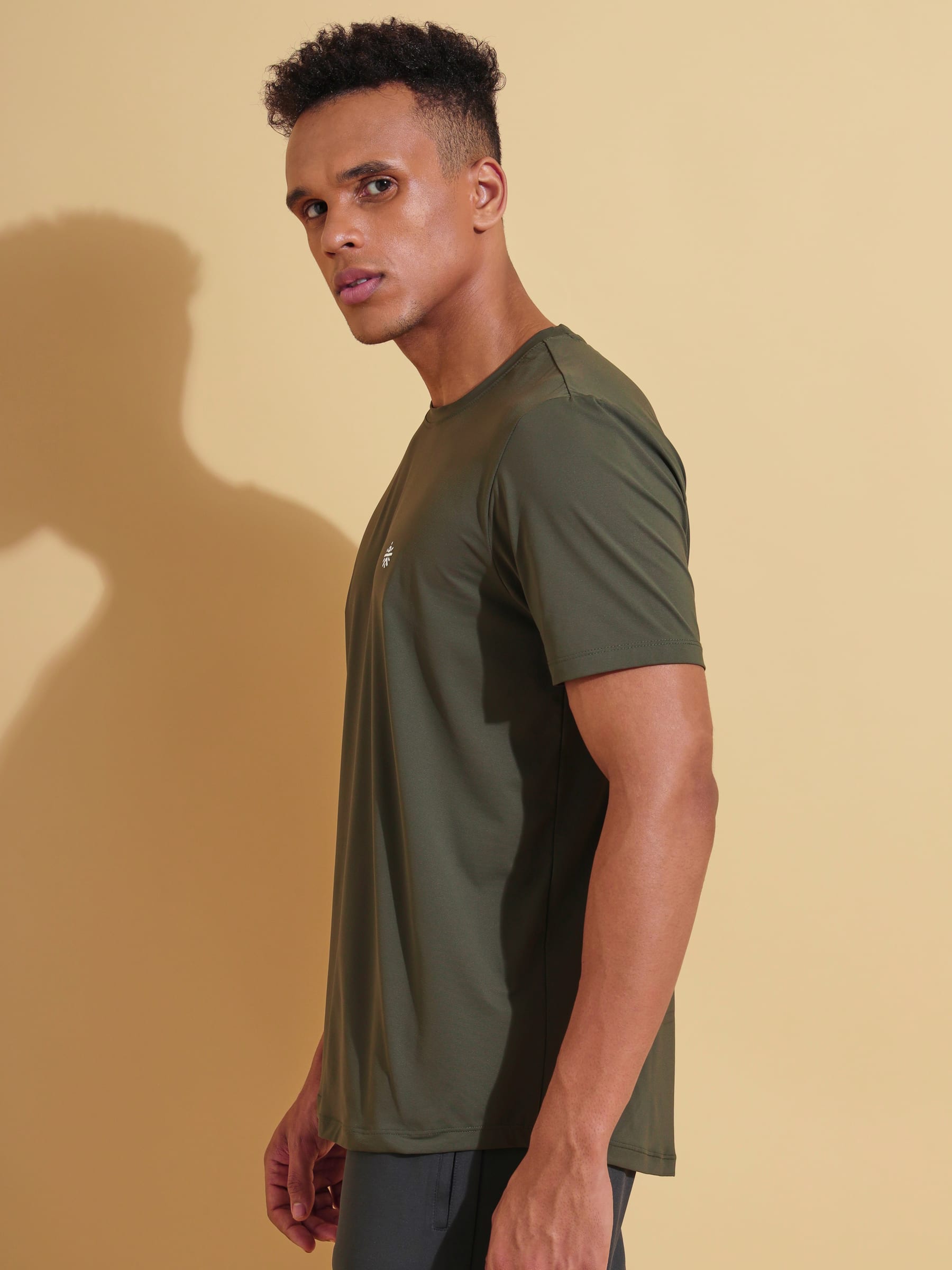 Solid Active T-shirt with Logo