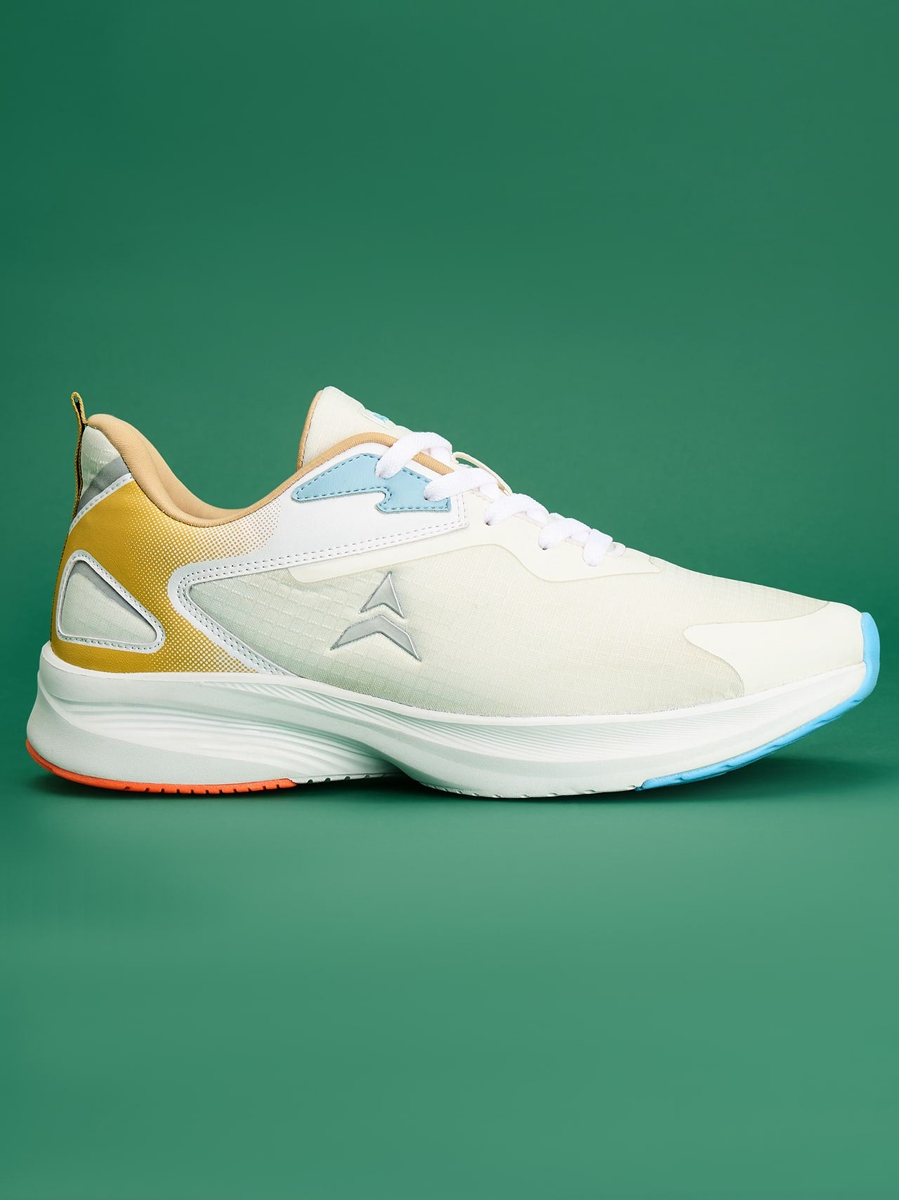 Avant Men's Delux Running Shoes - White/Gold