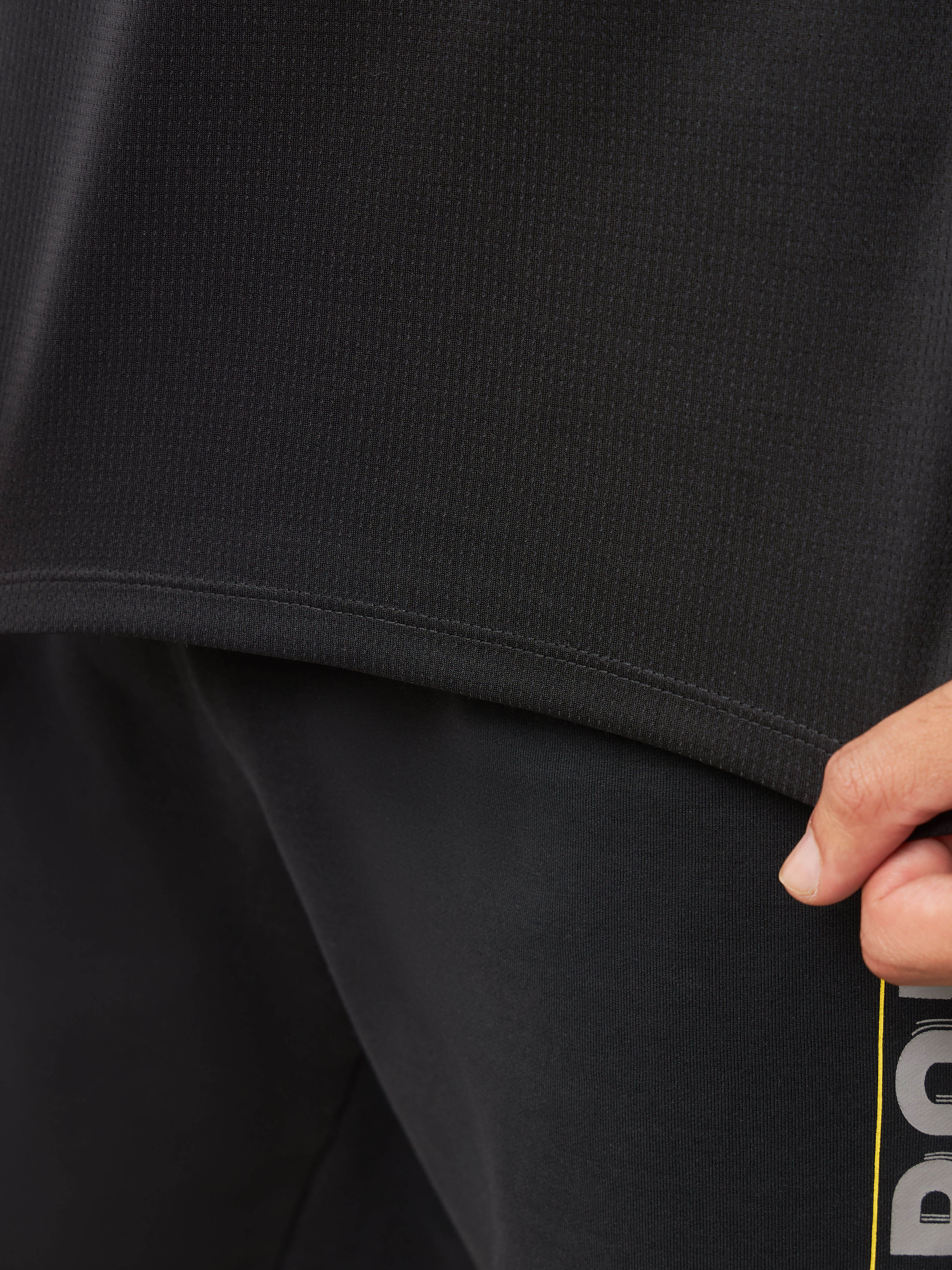 Shoulder Pop Active T-shirt