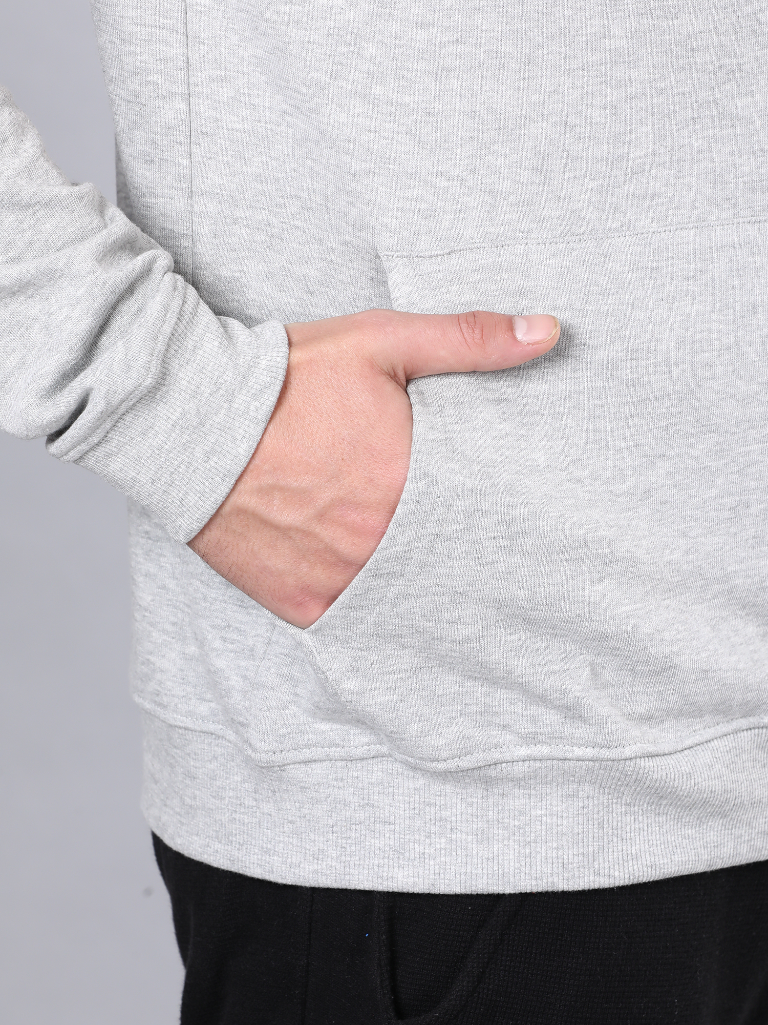 Signature Pullover Sweatshirt