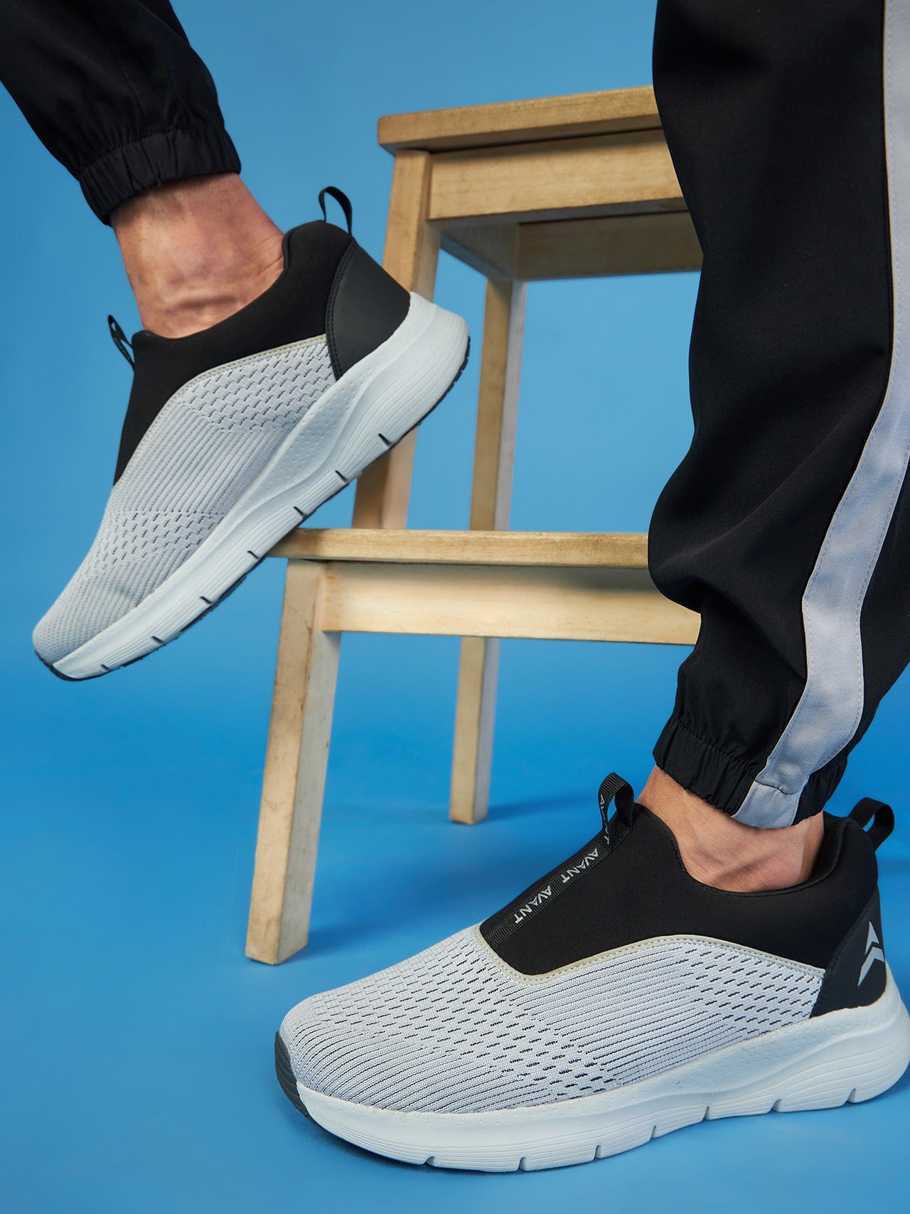 Avant Men's Sigma Slip-On Walking Shoes - Lt.Grey/Black