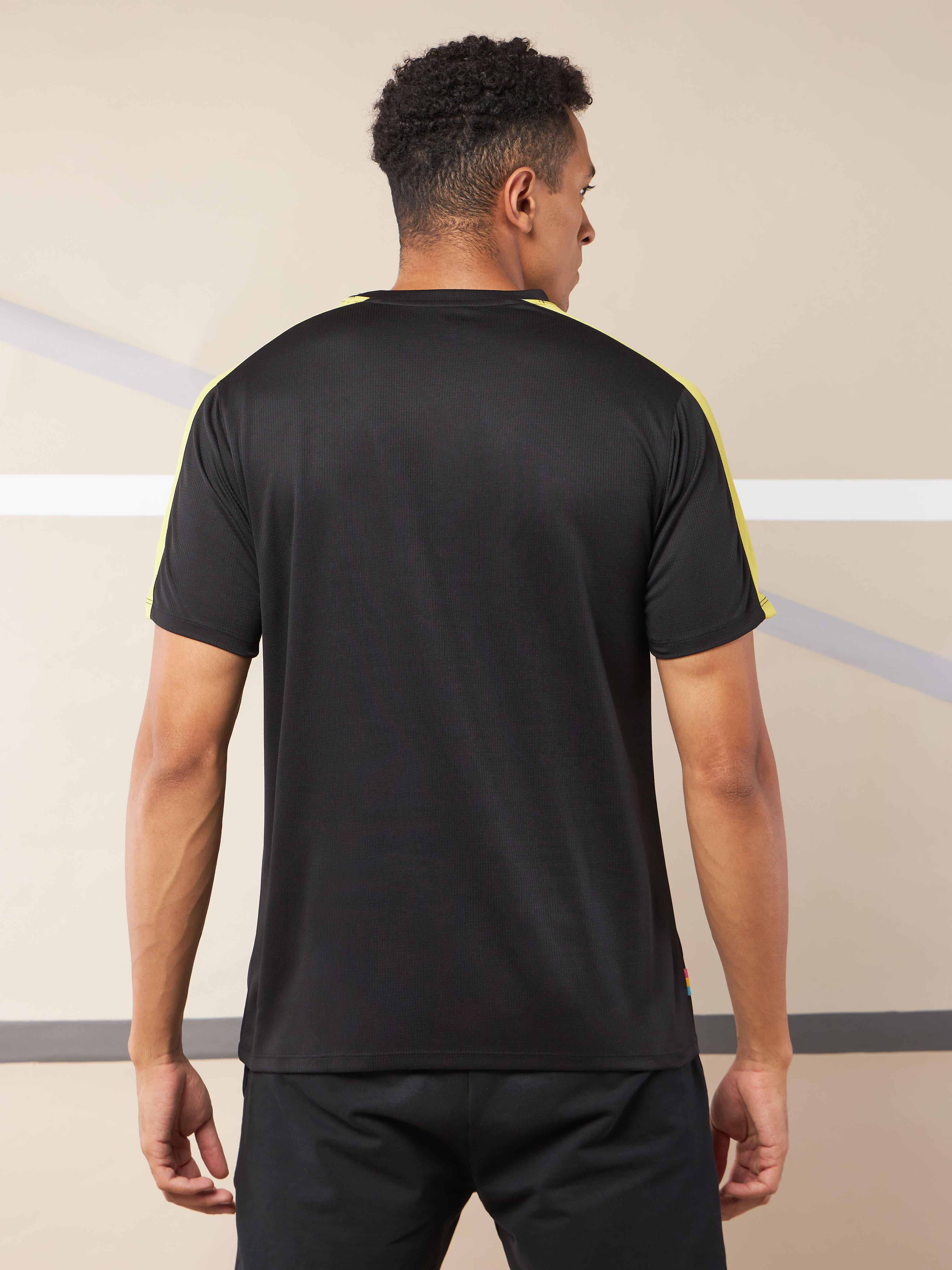 Shoulder Pop Active T-shirt