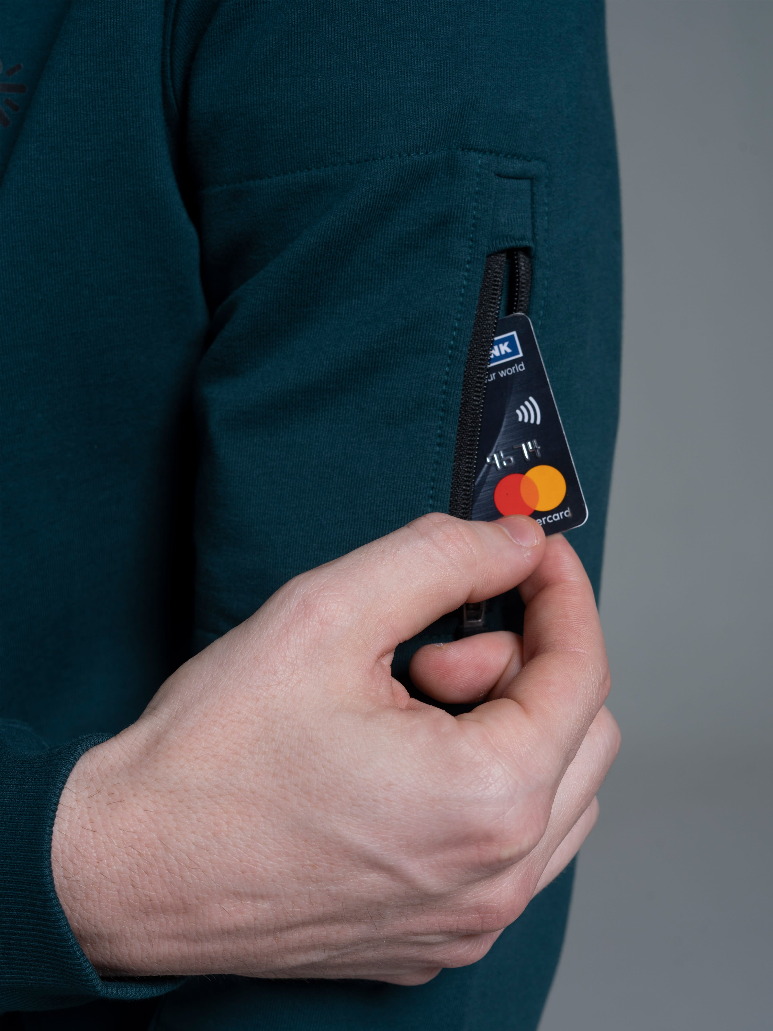 Flexoft Men's Color-Block Sweatshirt