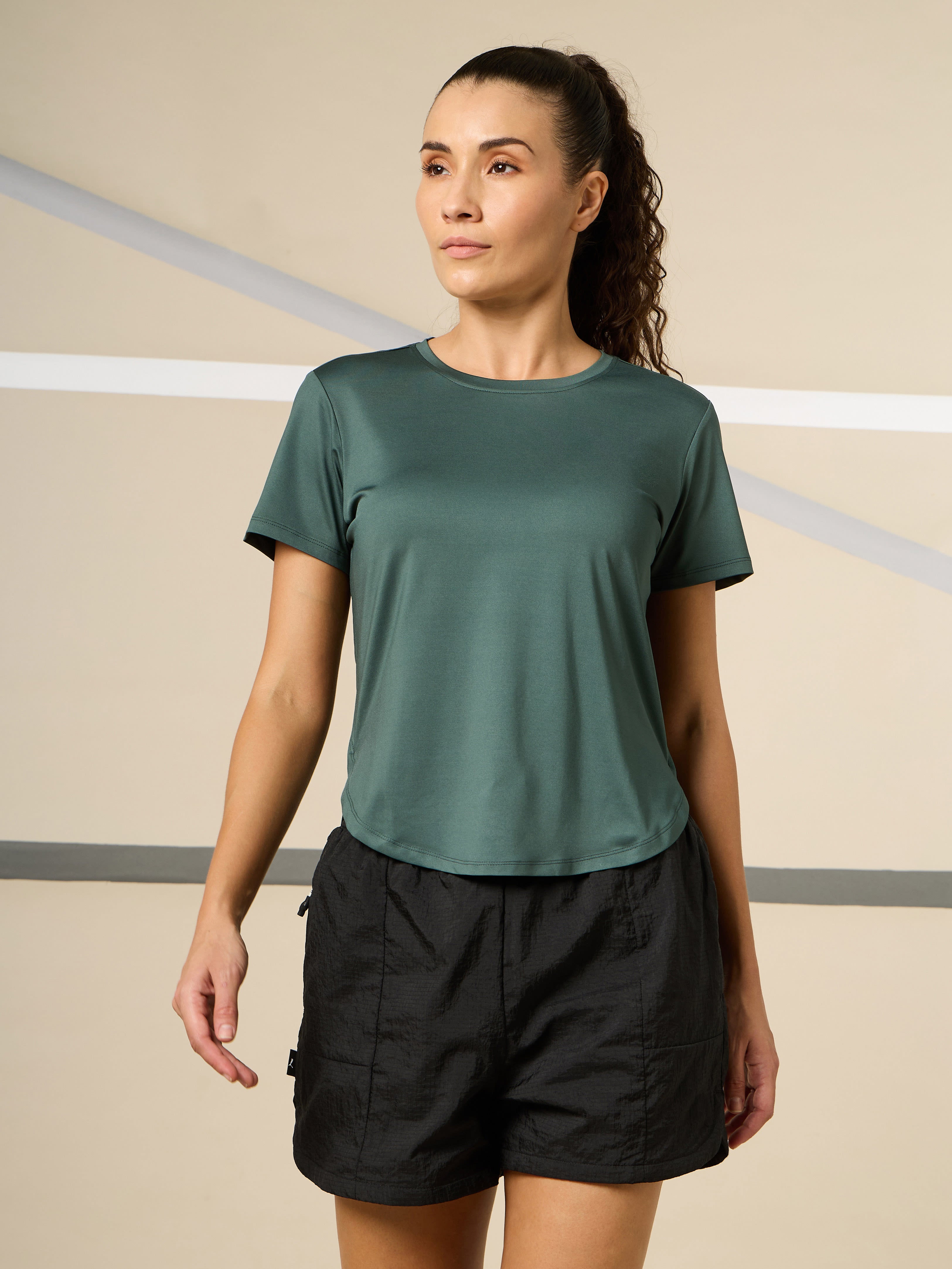 Round Hem Full Range T-shirt